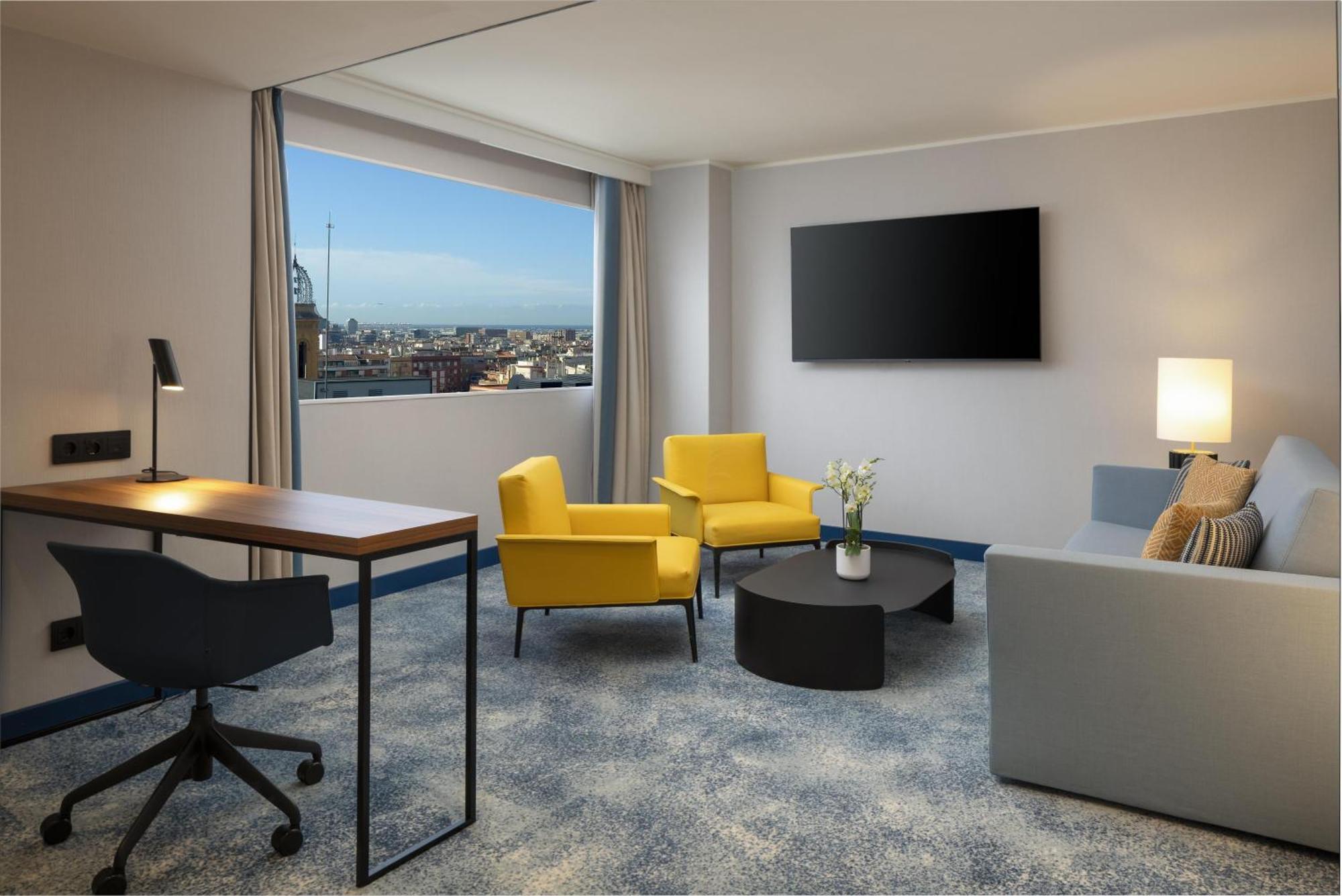 One-Bedroom Executive King Suite Lounge Access