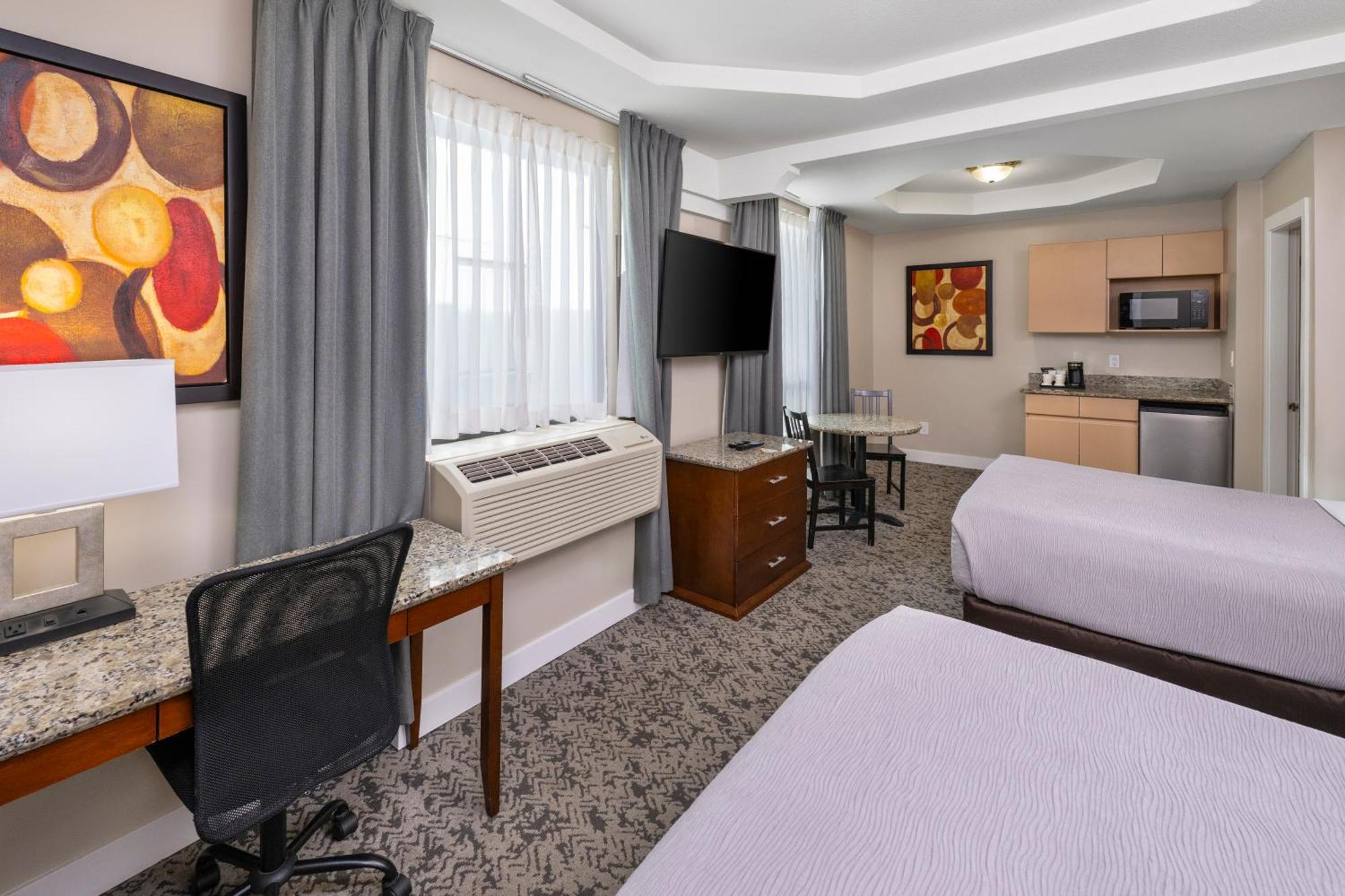 Double Suite Two Double Beds Non Smoking