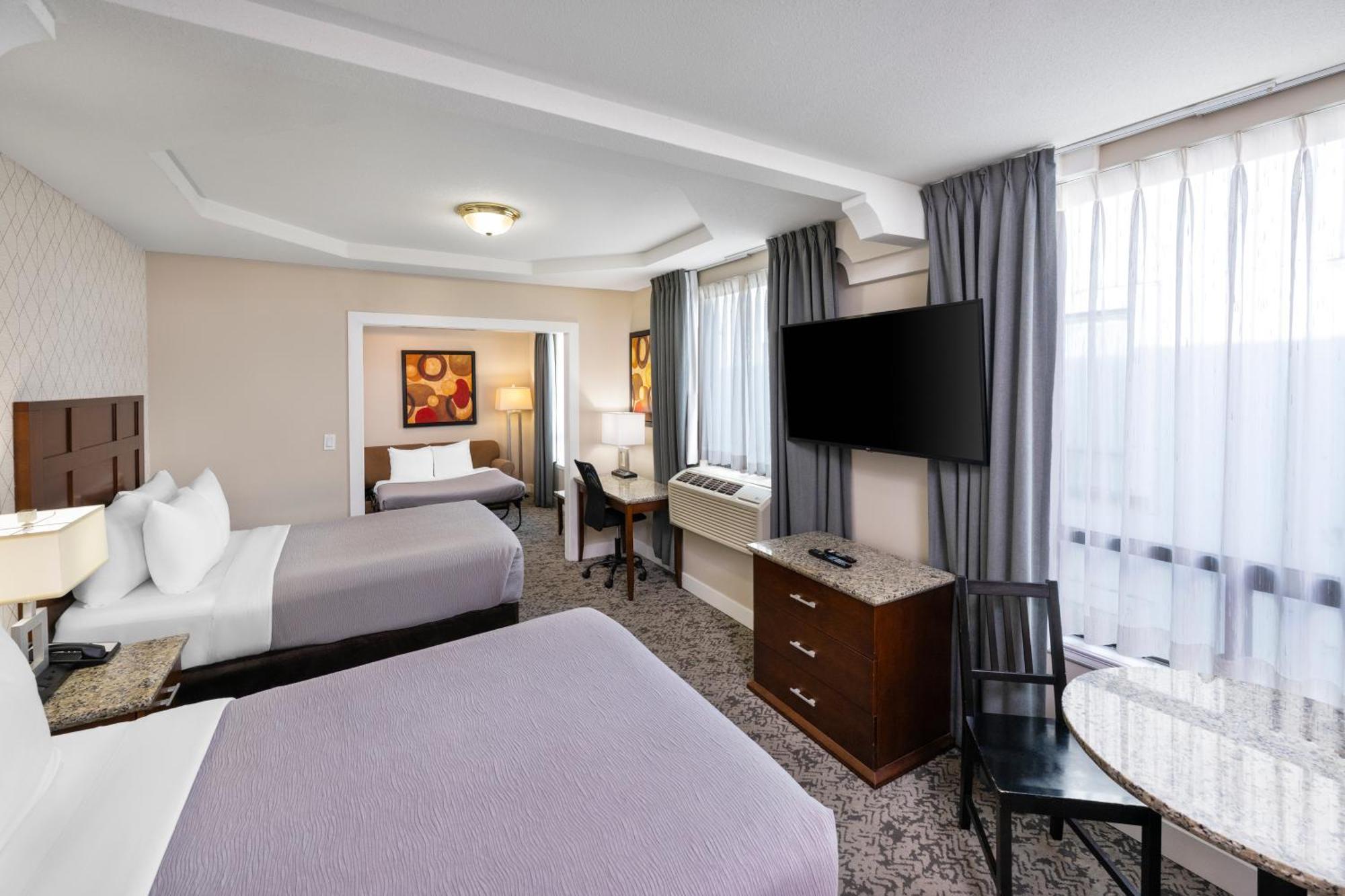 Double Suite Two Double Beds Non Smoking
