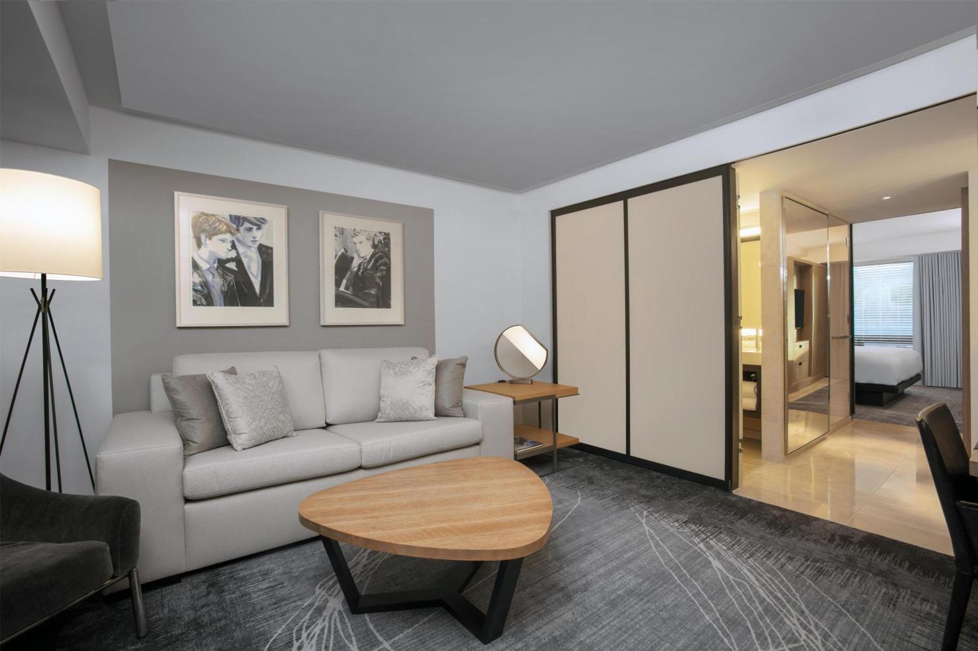 King Suite with River View,1758291147:JPEG