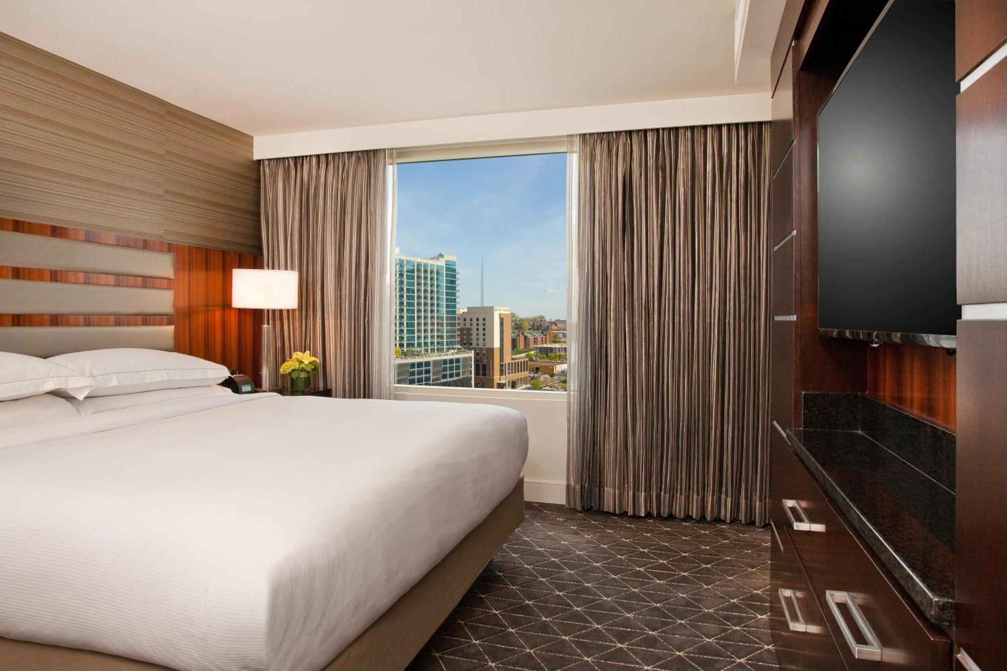 One-Bedroom King Suite