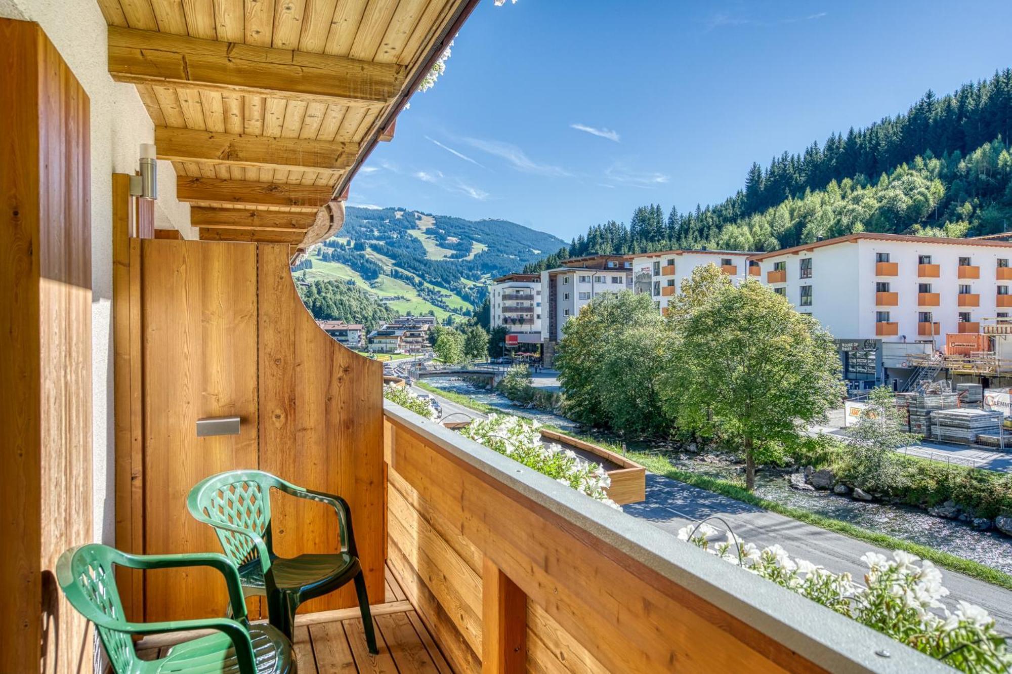 Classic Double Room with Balcony,1758338152:JPEG
