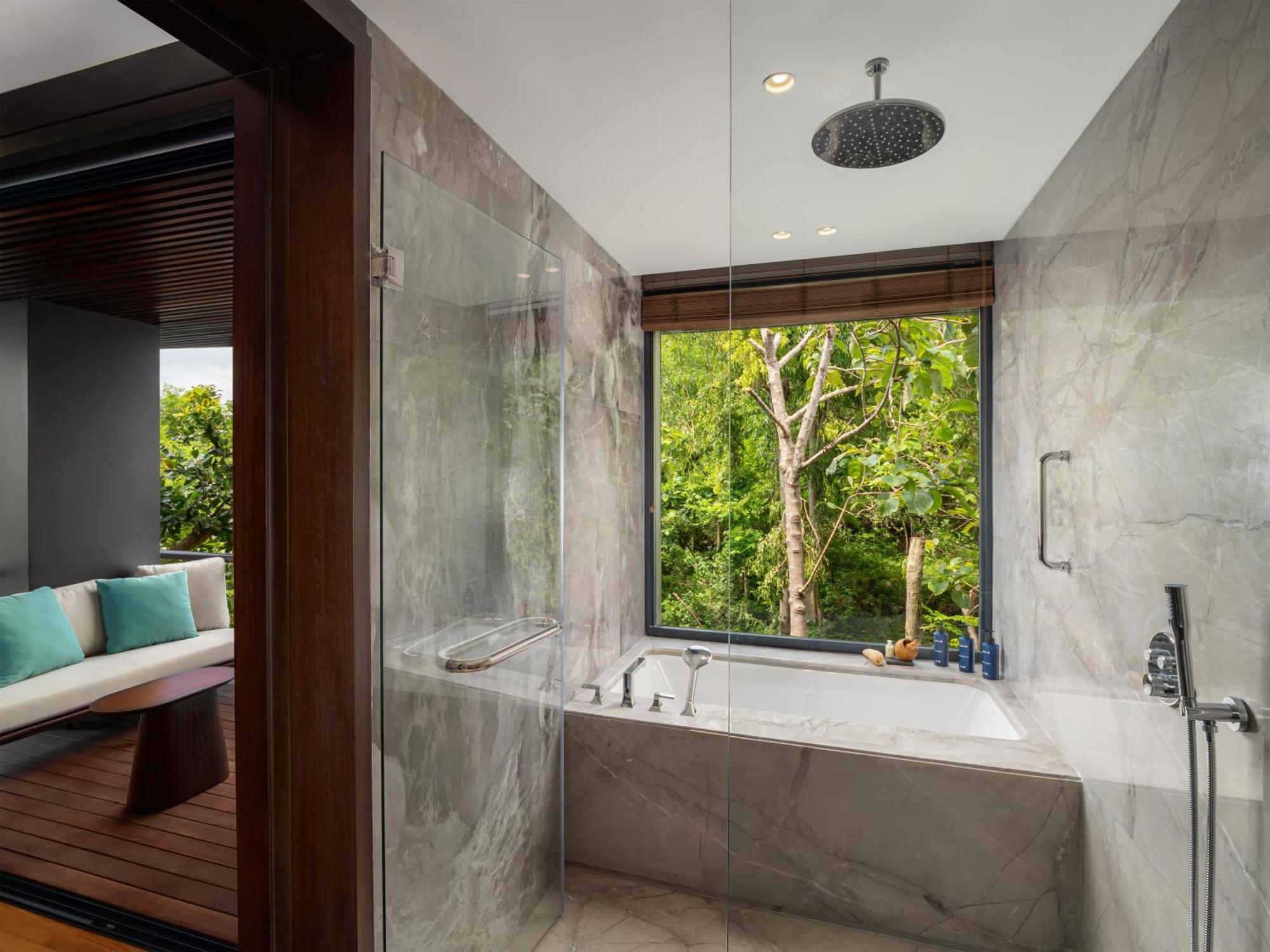 Deluxe Room Balcony Jungle View