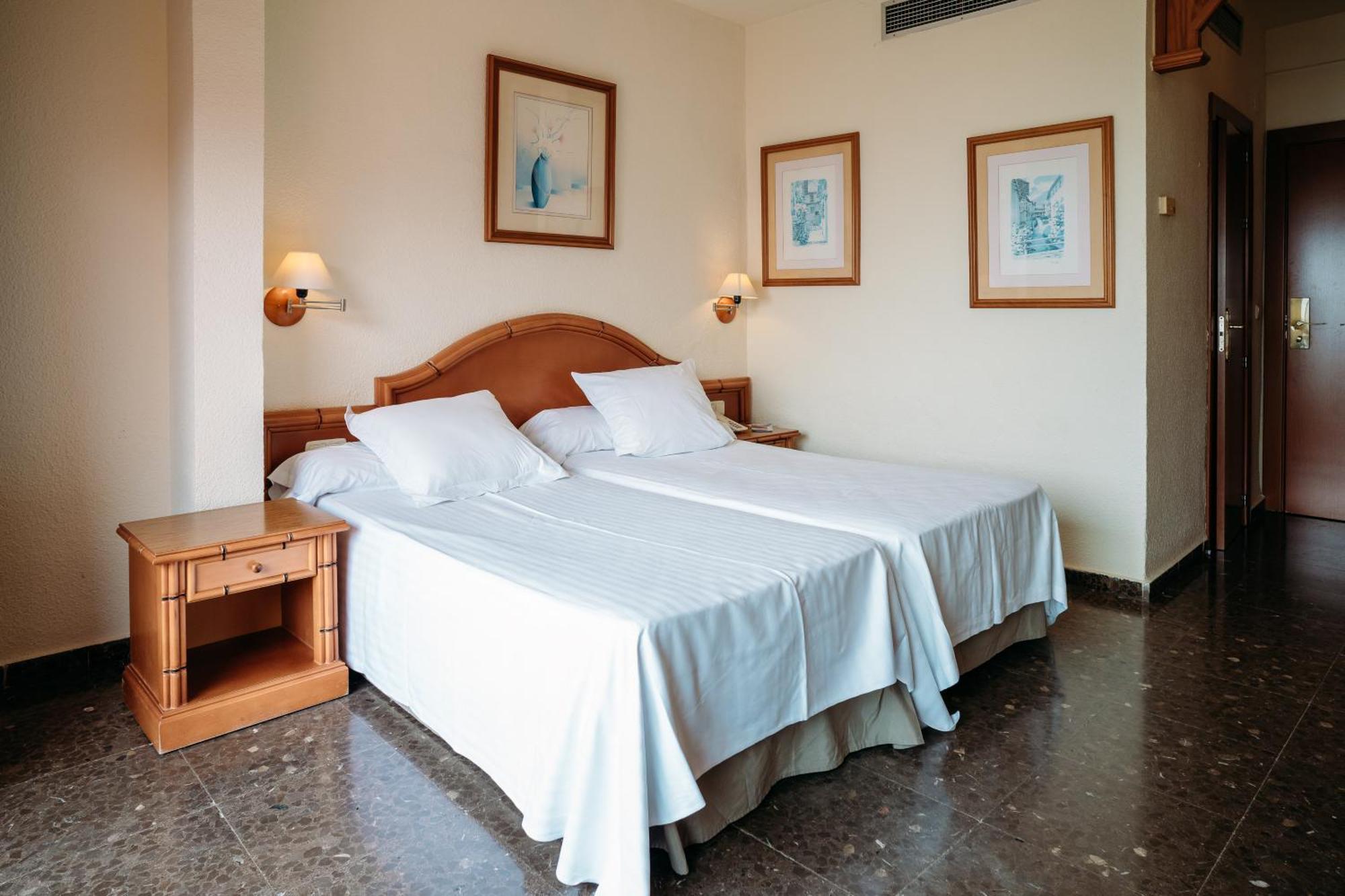 Double or Twin Room Partial Sea View