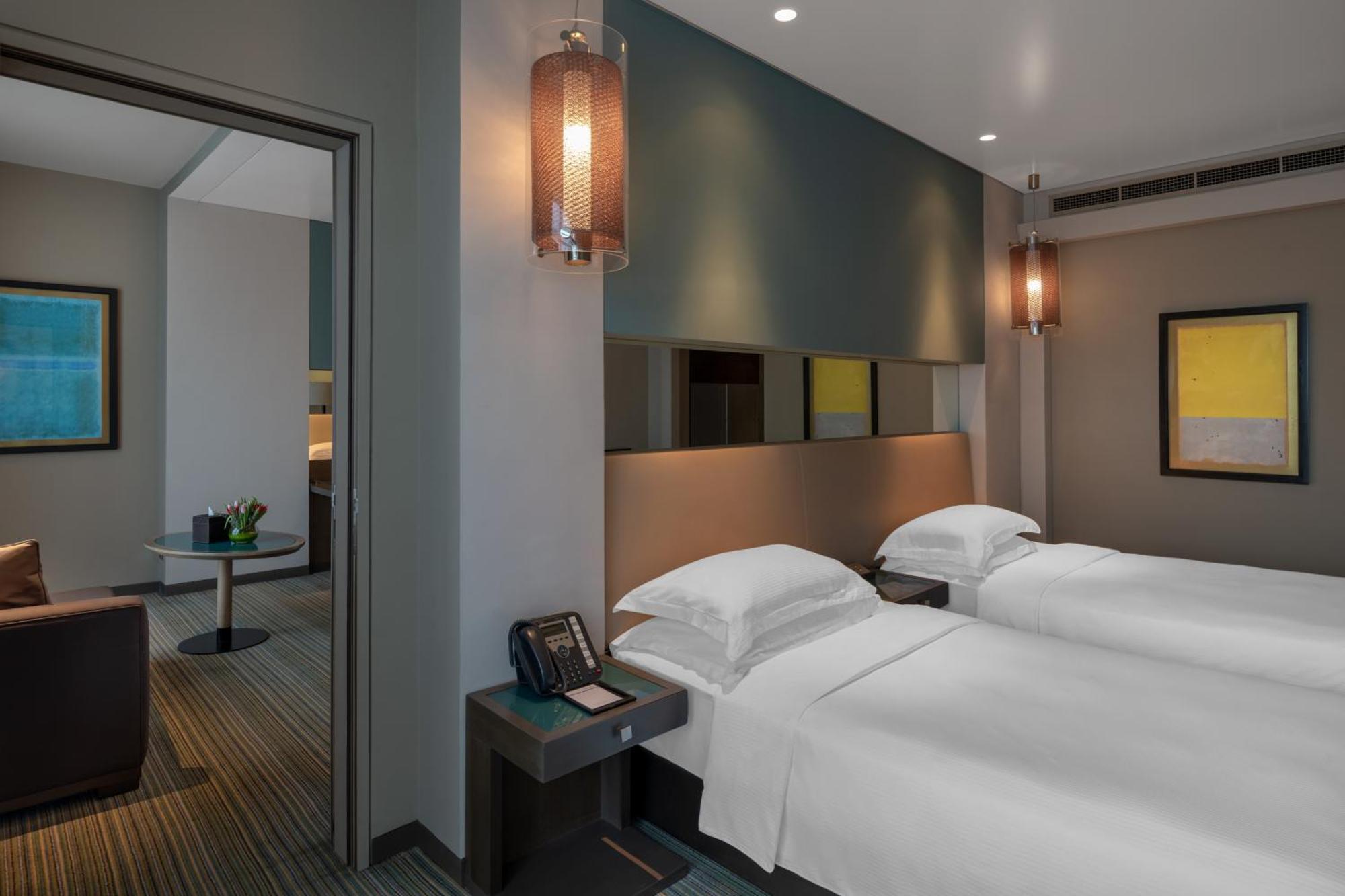 Family Connecting Rooms King Twin Beds