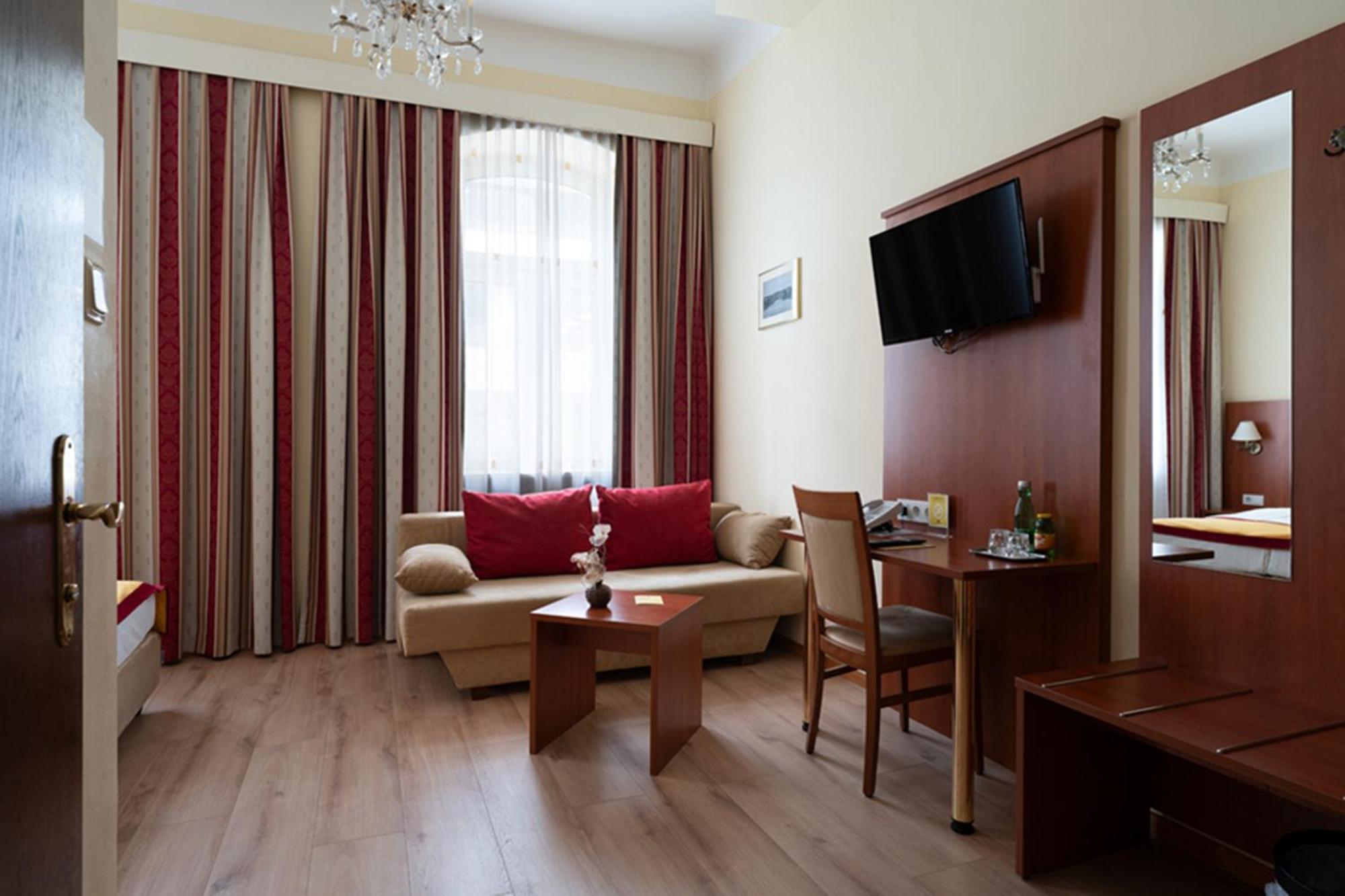 Classic Single Room