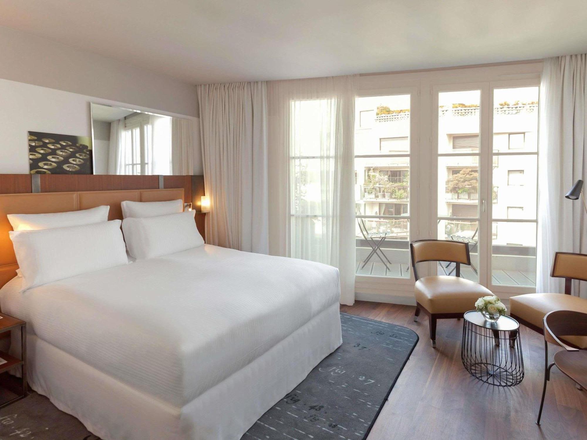 Deluxe King Room with Balcony,1765392148:JPEG