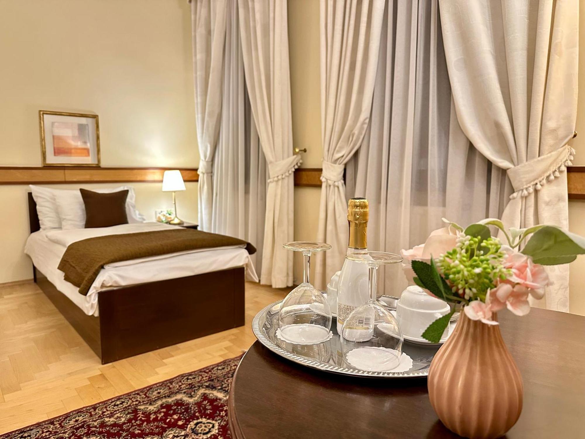 Standard Twin Room,1758959901:JPEG
