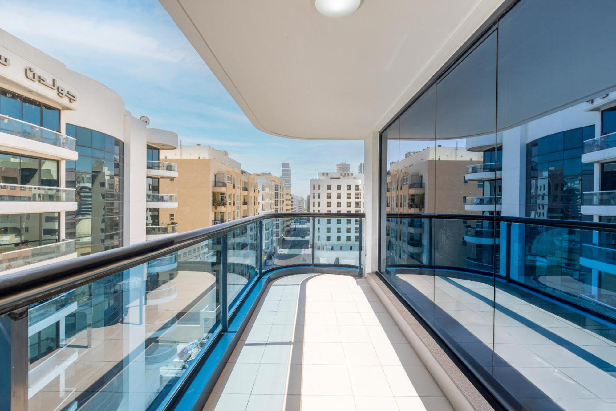 Three-Bedroom Apartment Deluxe Golden Sands 10