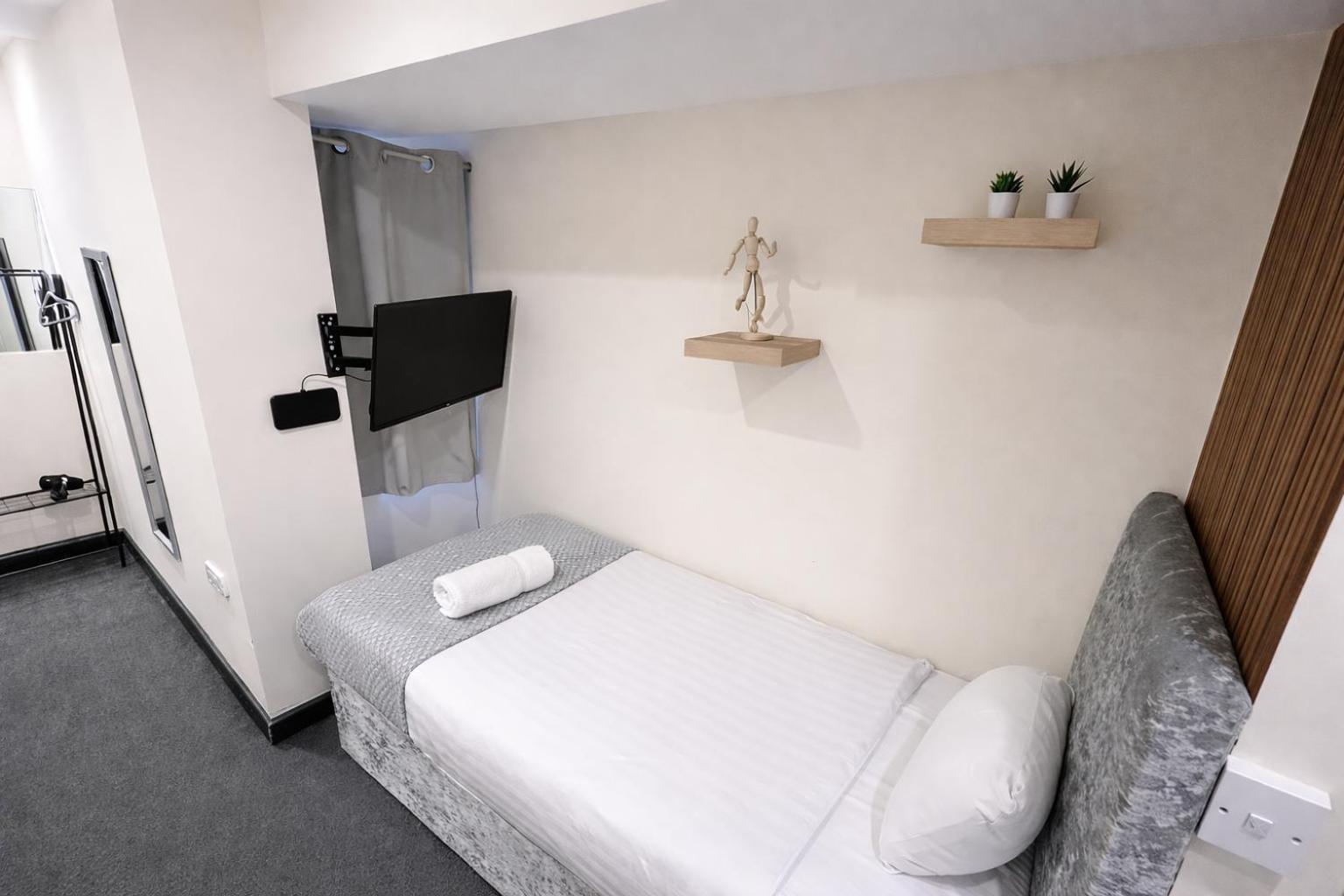 Standard Single Room,1765165916:JPEG