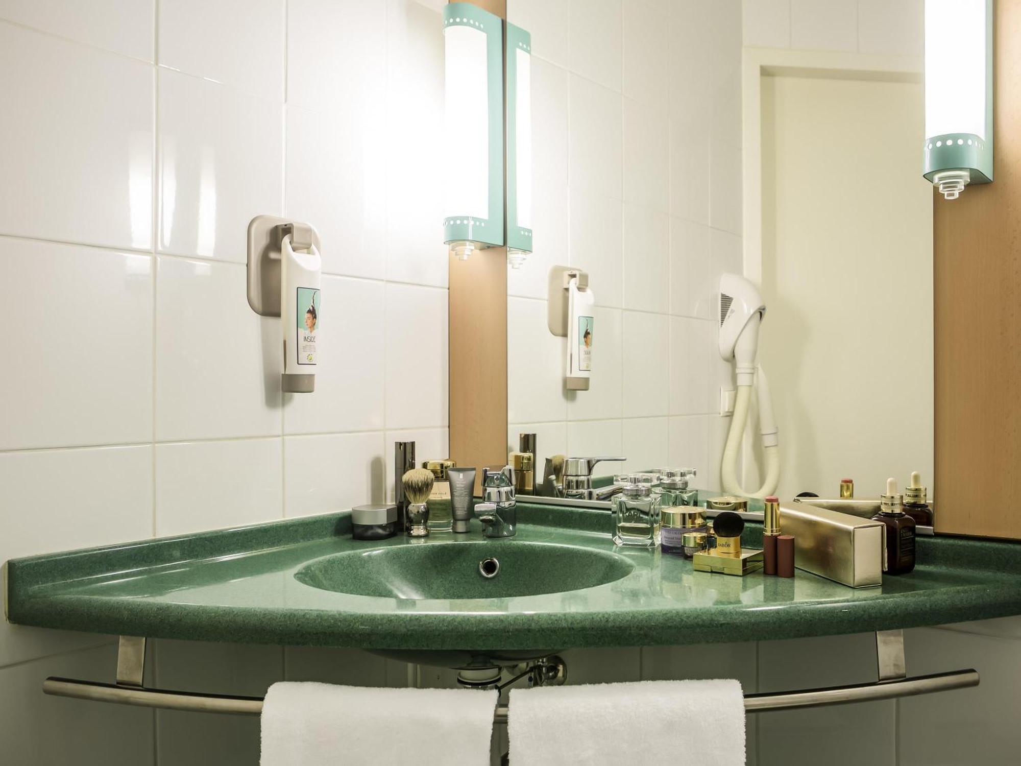 Twin Â Room