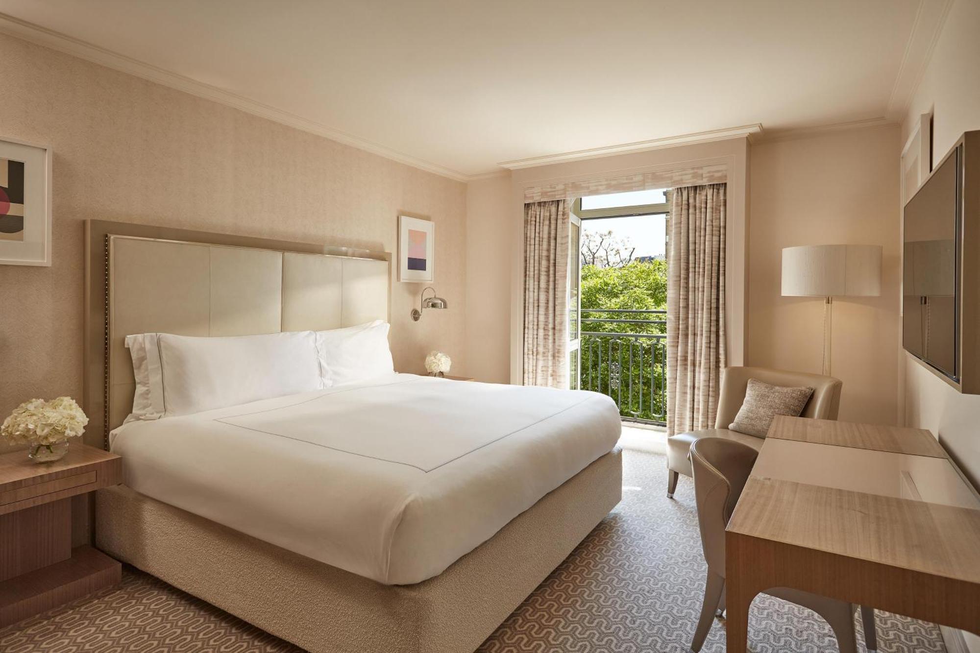 Superior Room,1765185248:JPEG
