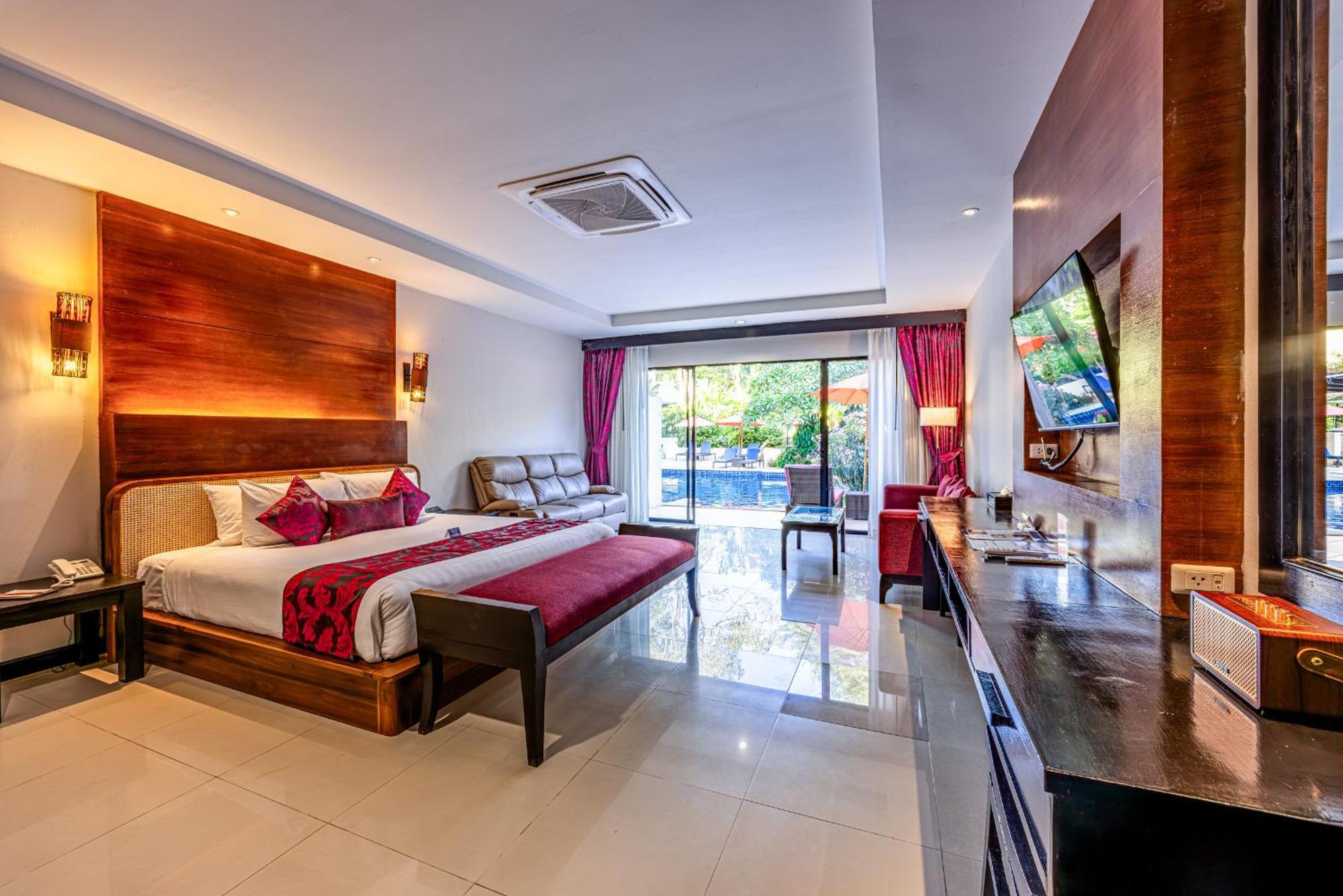 Grand Deluxe Pool access