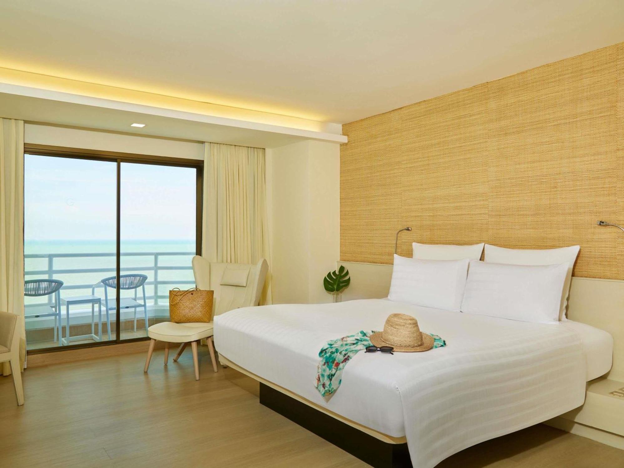 Executive King Room with Lounge Access and Sea View,1765826860:JPEG