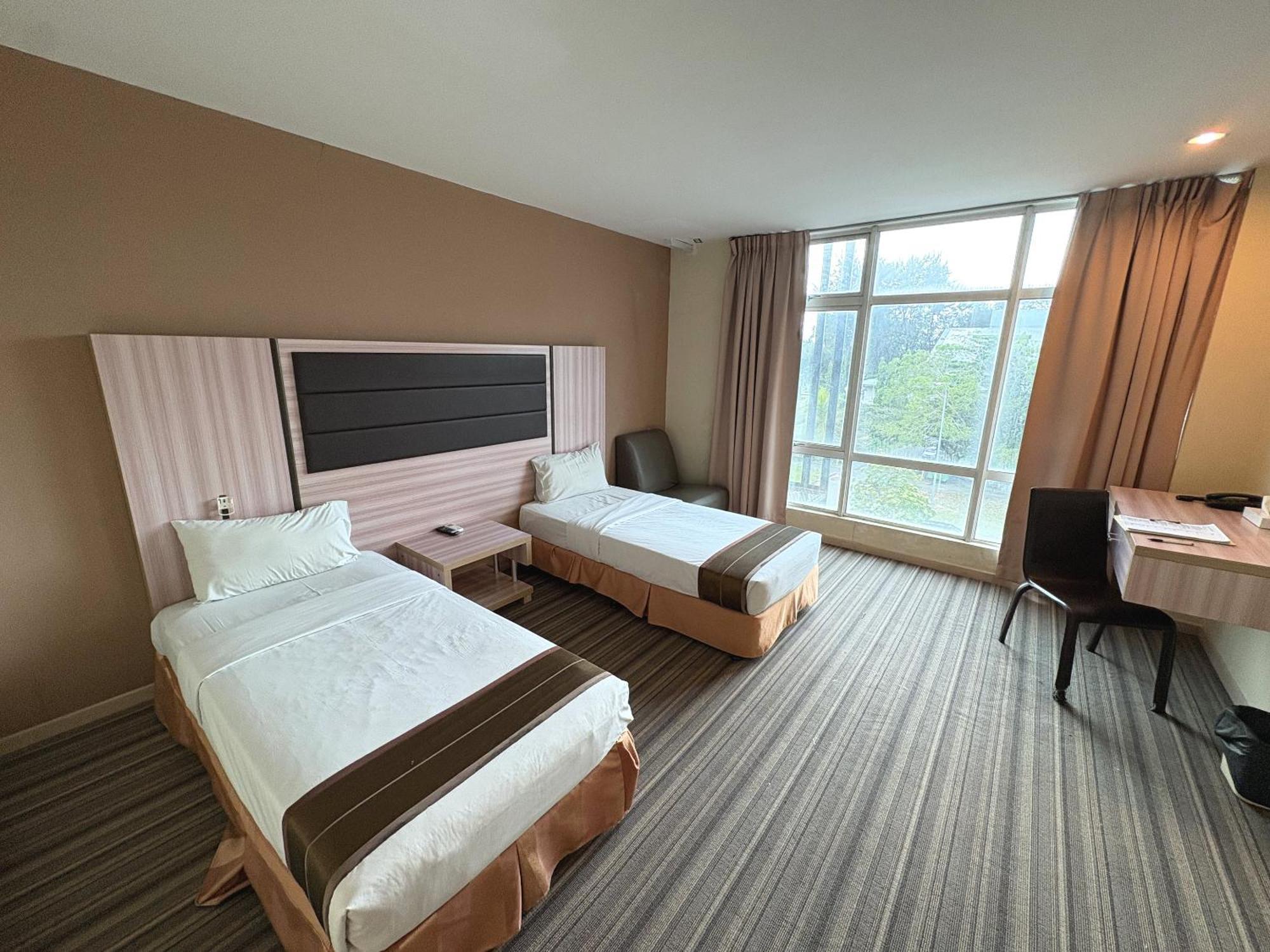 Standard Twin Room,1765307607:JPEG