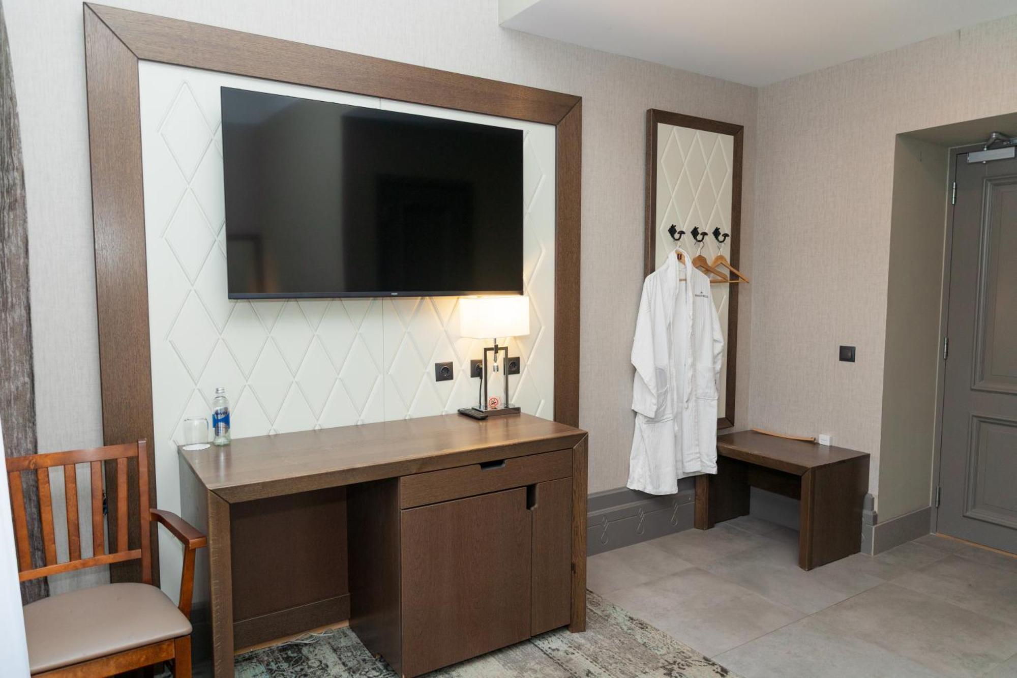 Single Room Park House