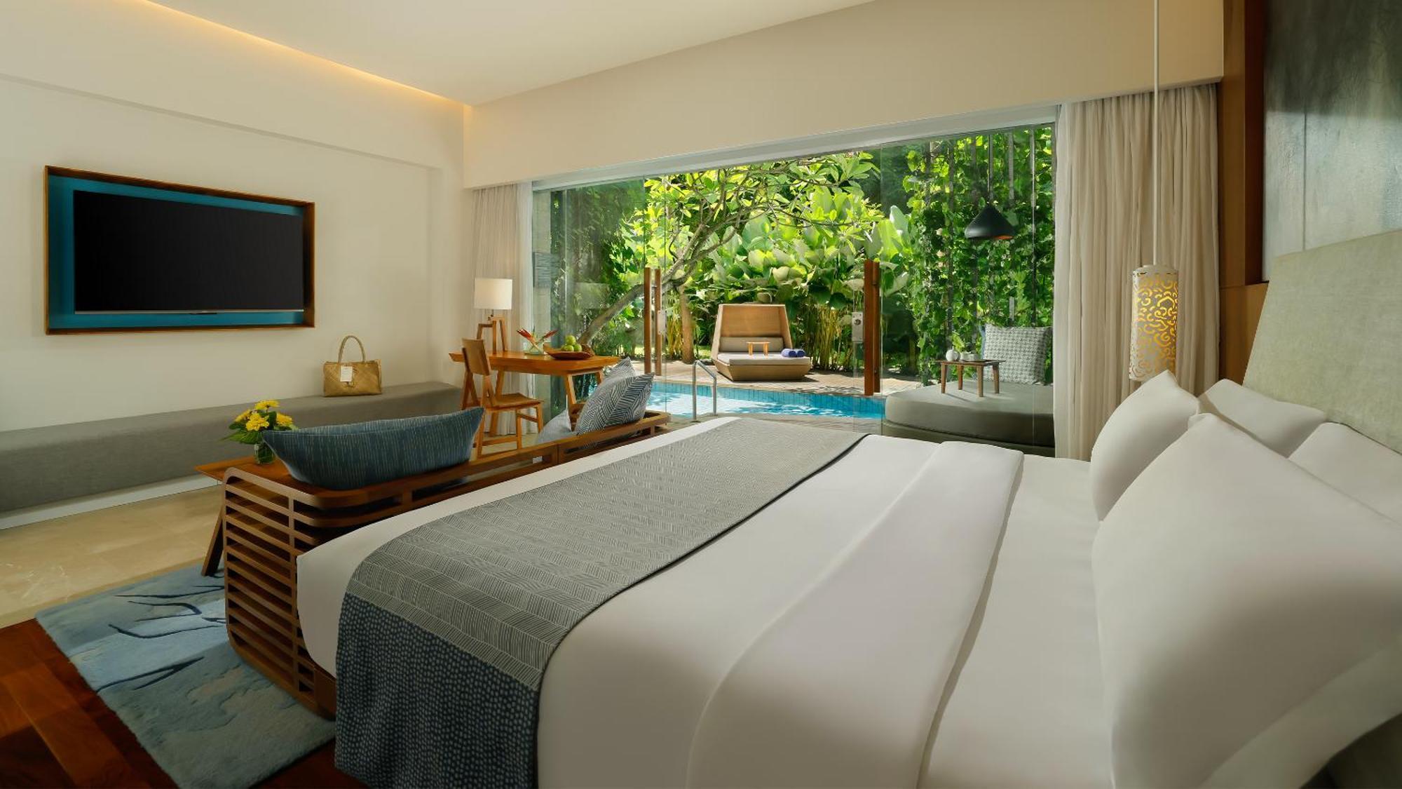 Impressive Lagoon Pool Suite Two Double Beds Butler Service