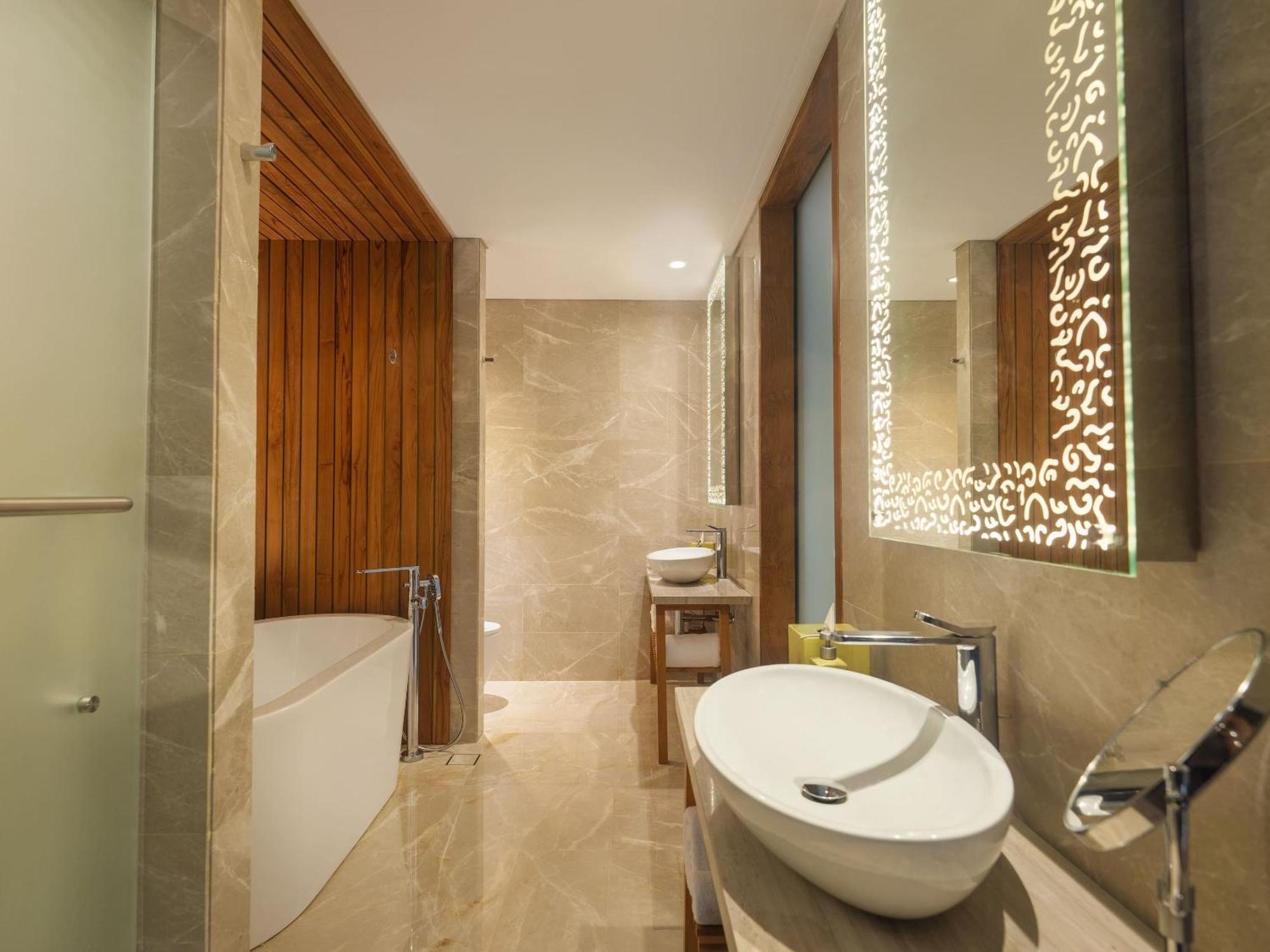 Wonderful Garden View Deluxe Room Two Double Beds