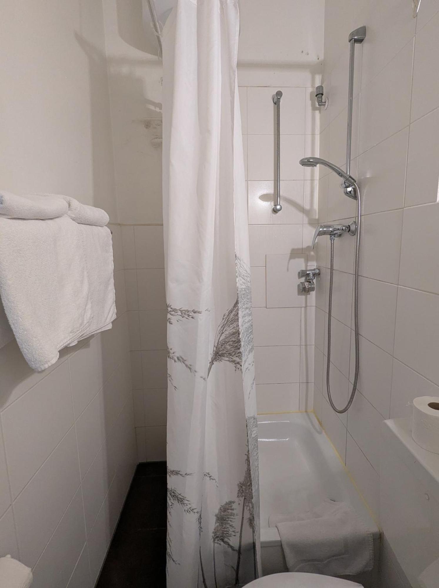 Double Room with Balcony,1765577602:JPEG