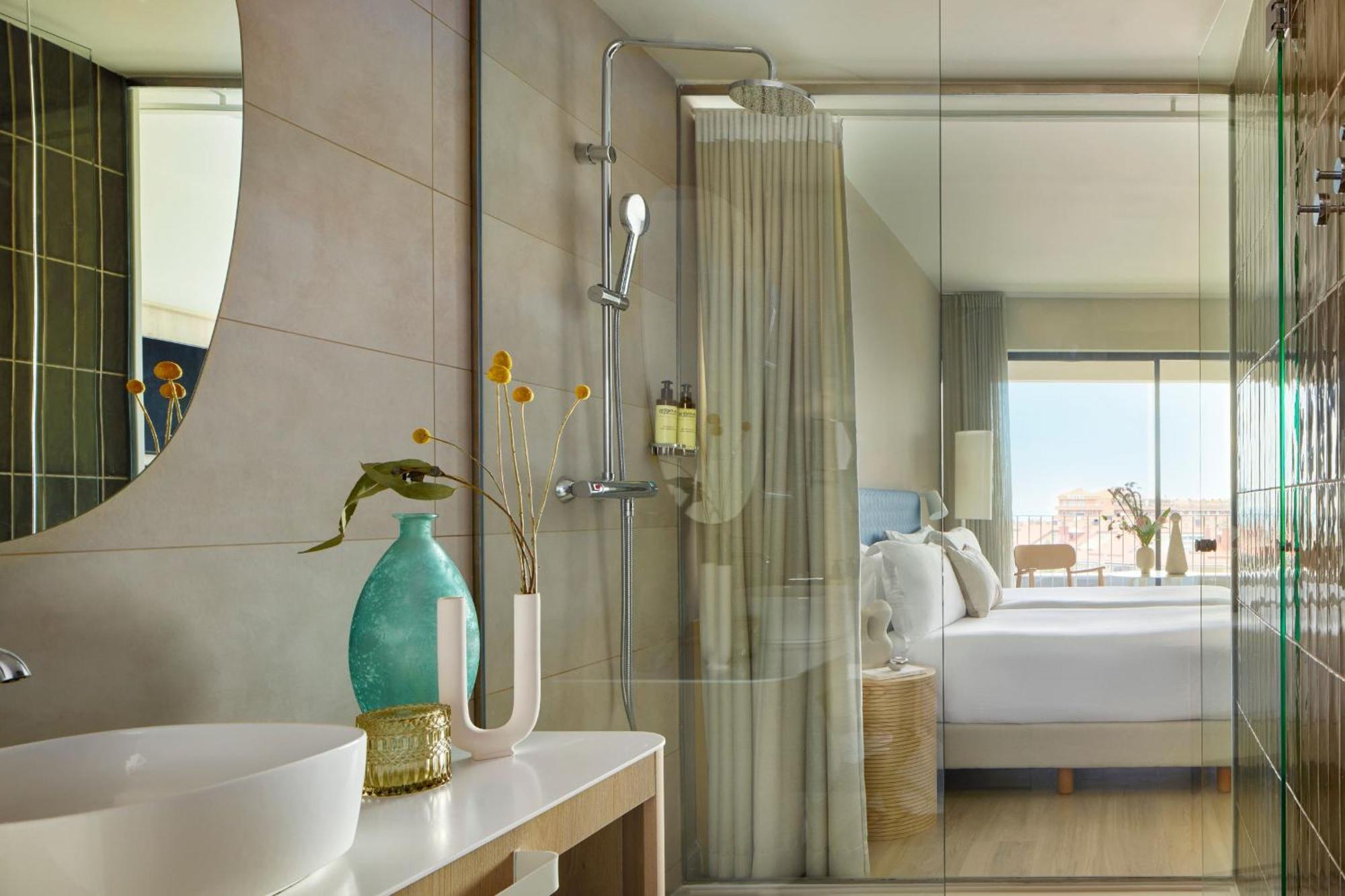 Superior ME Lateral Sea View,1765582129:JPEG