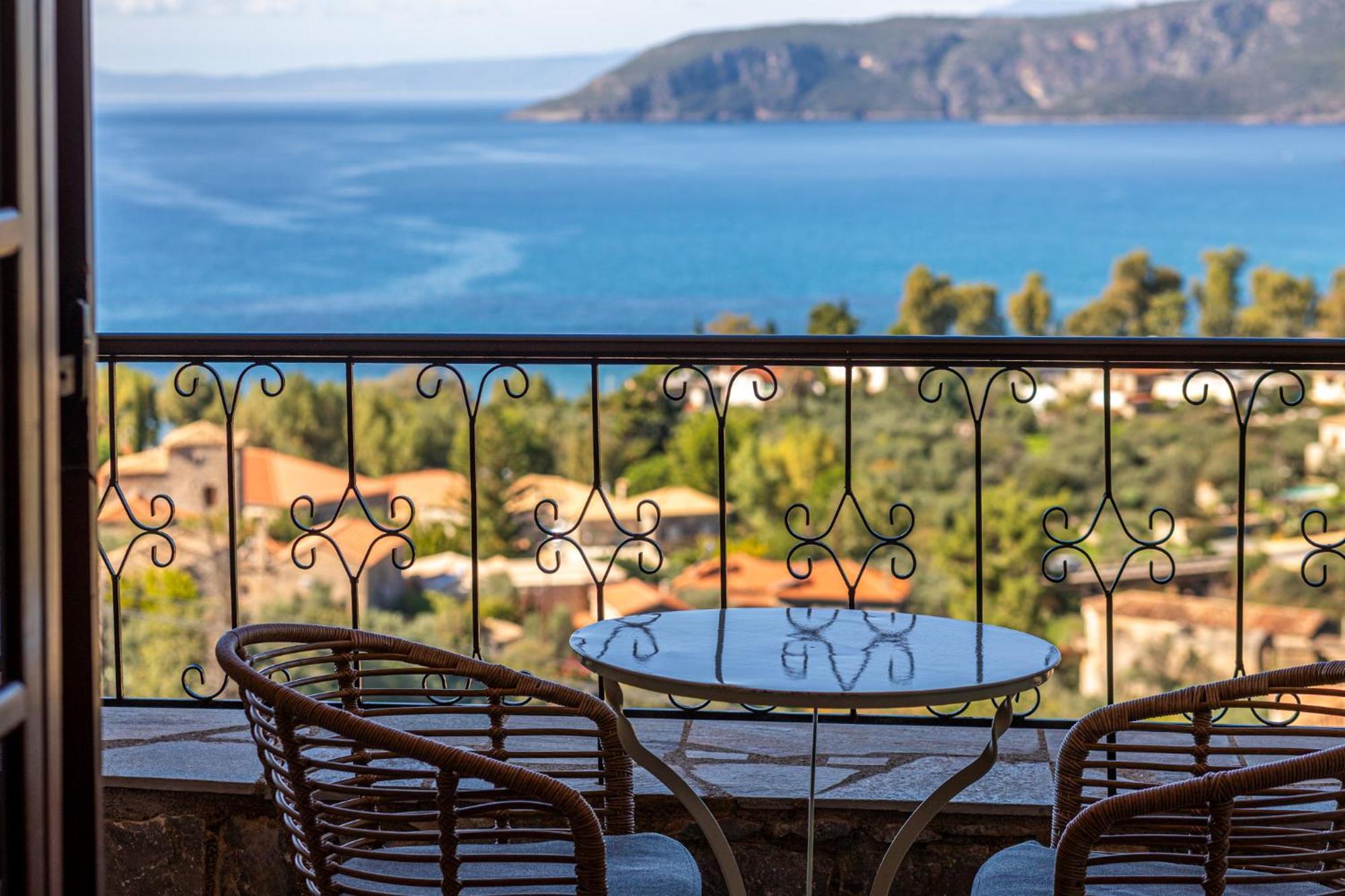 Two-Bedroom Apartment Sea View