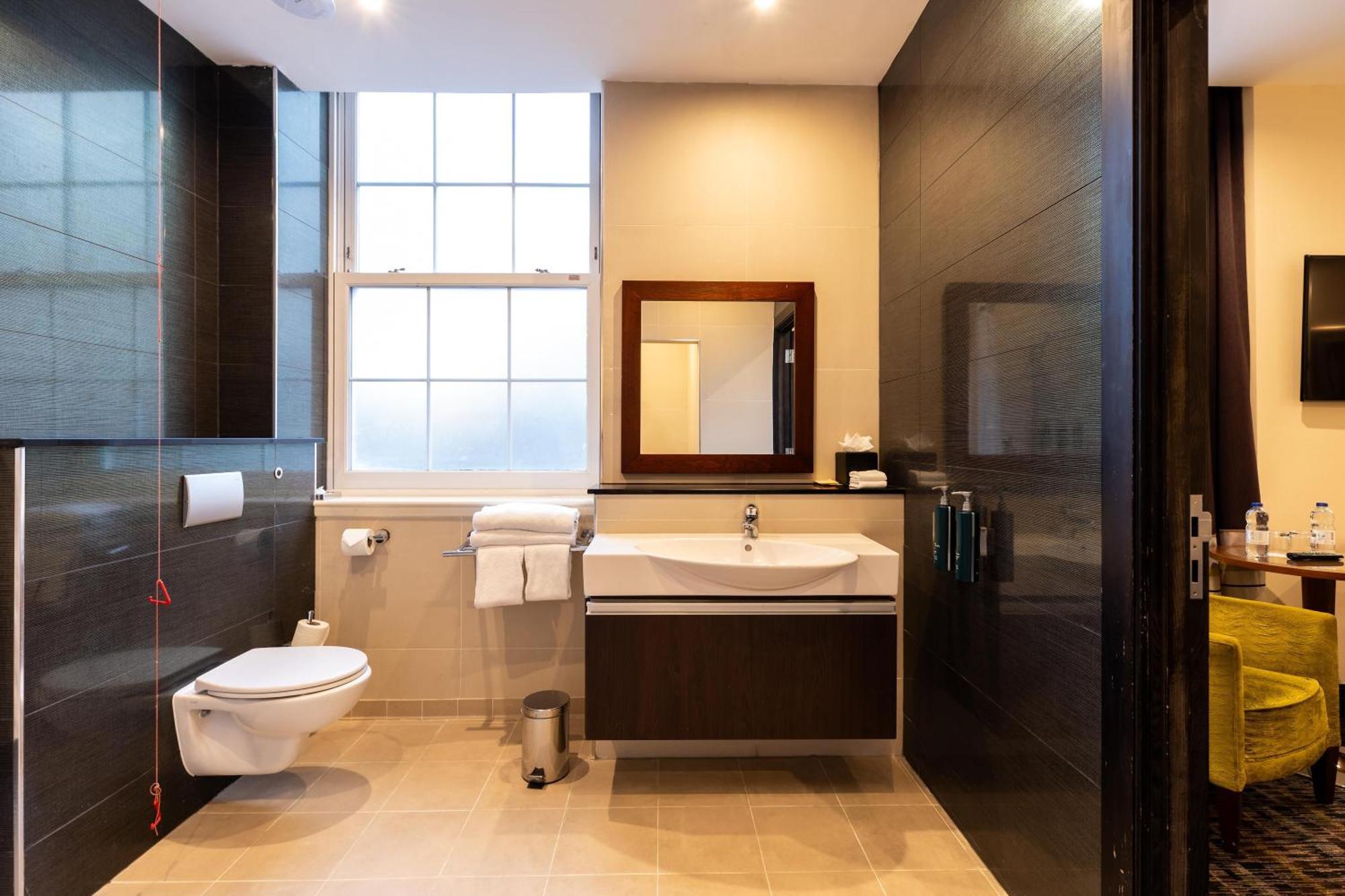 Twin Room Mobility Access