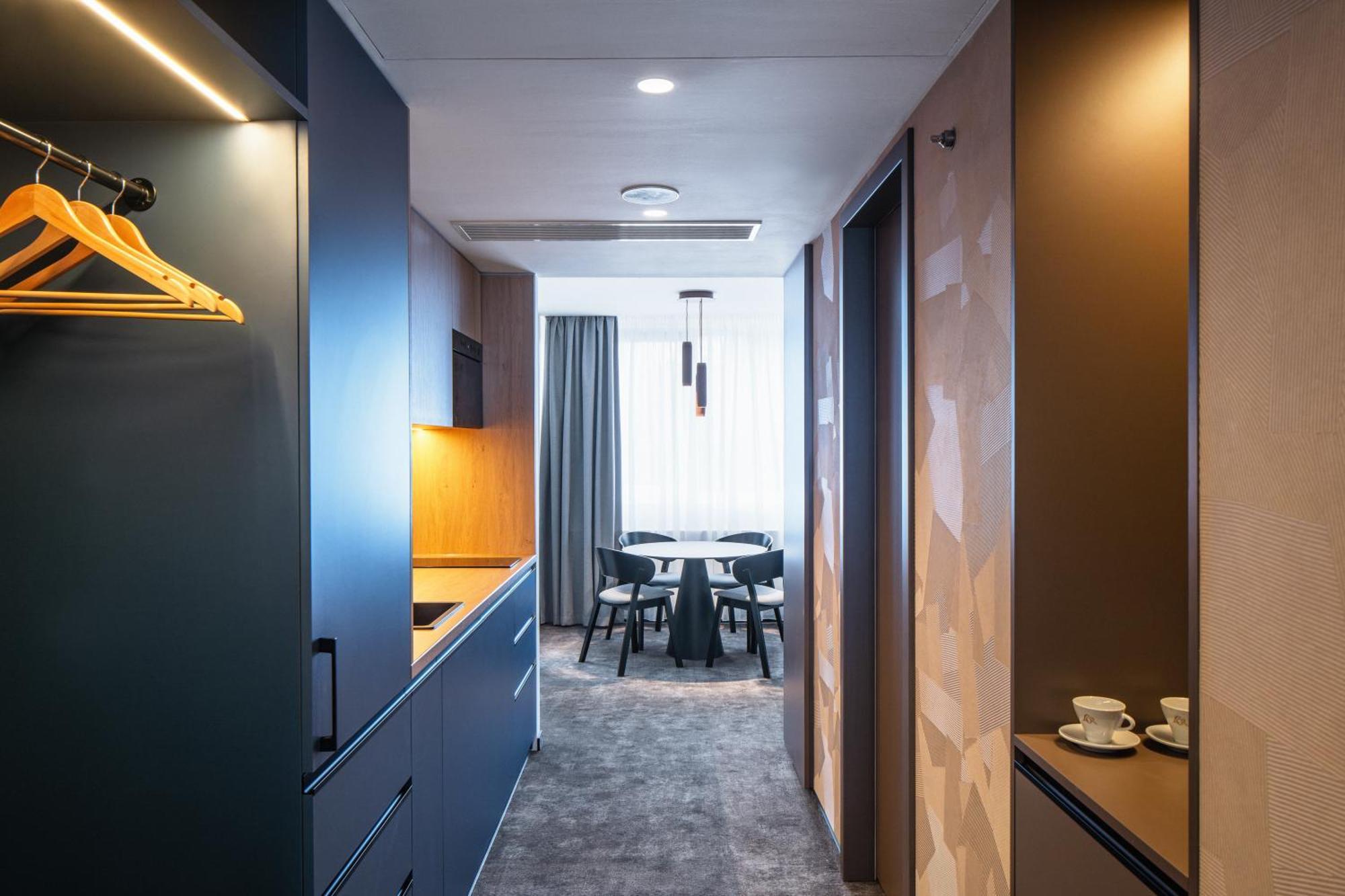 Executive Suite Pool Access