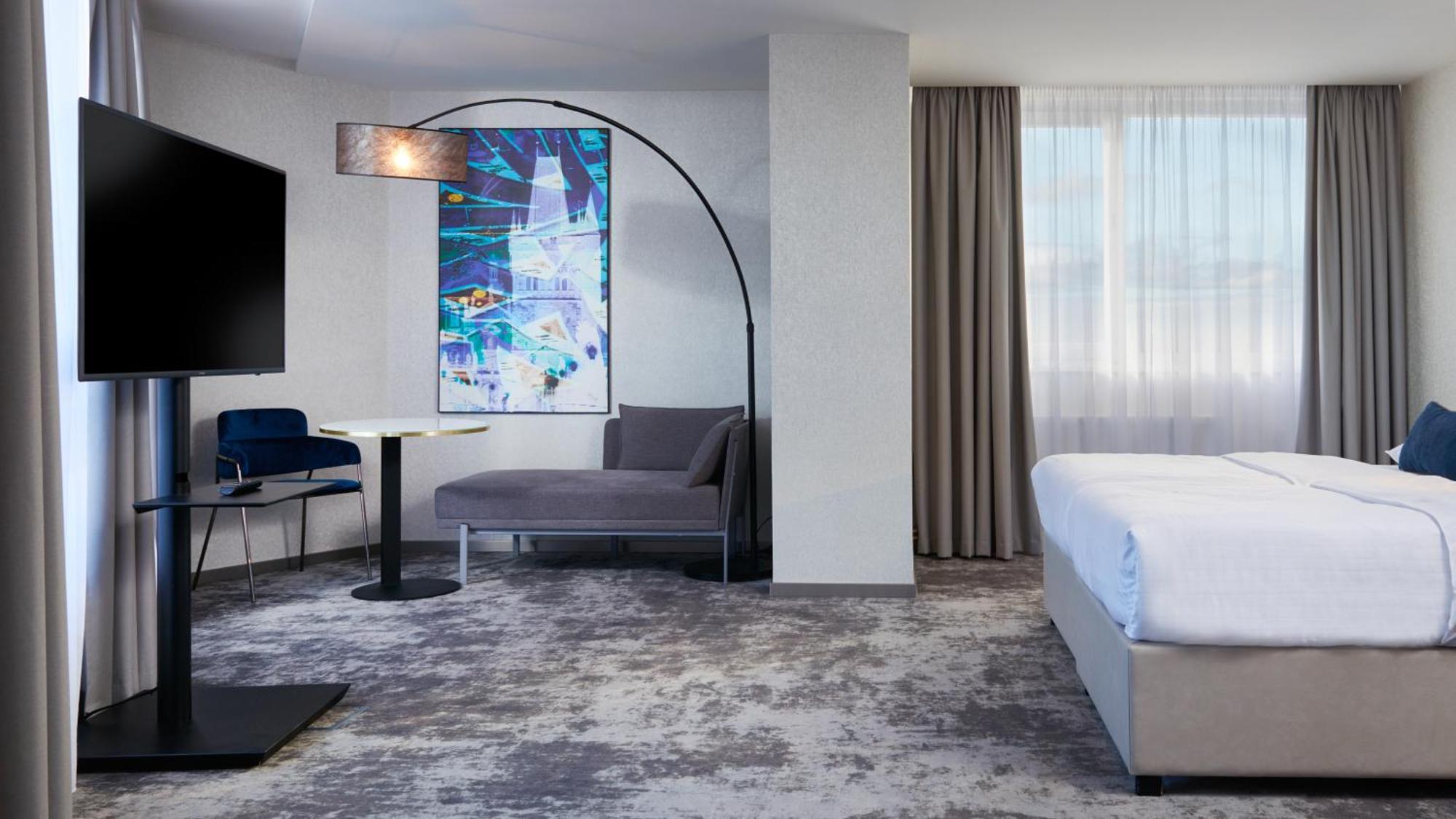 Executive Suite Pool Access