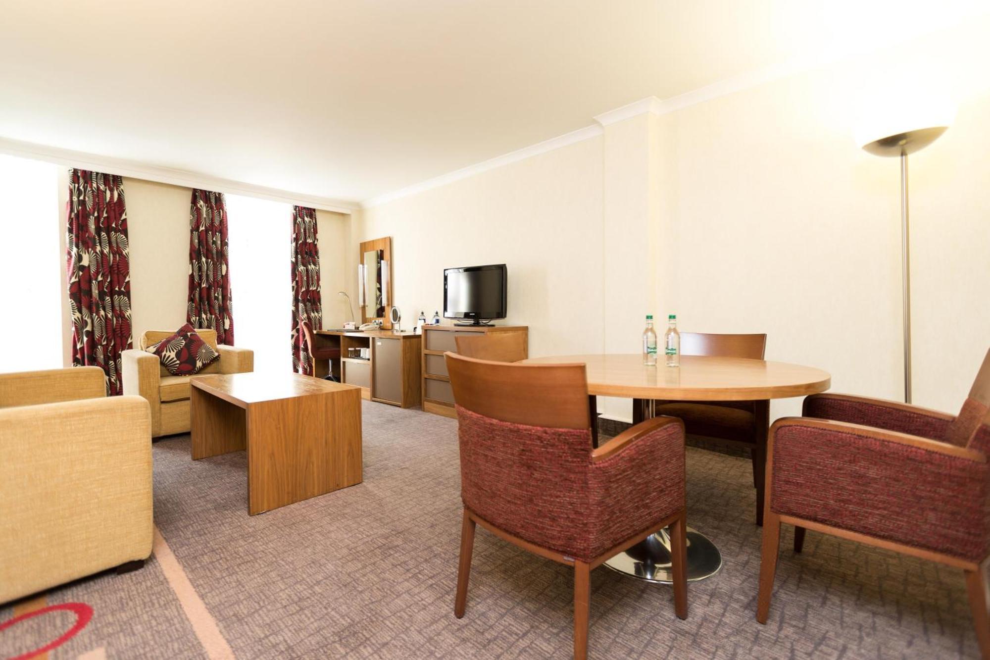 One-Bedroom King Suite