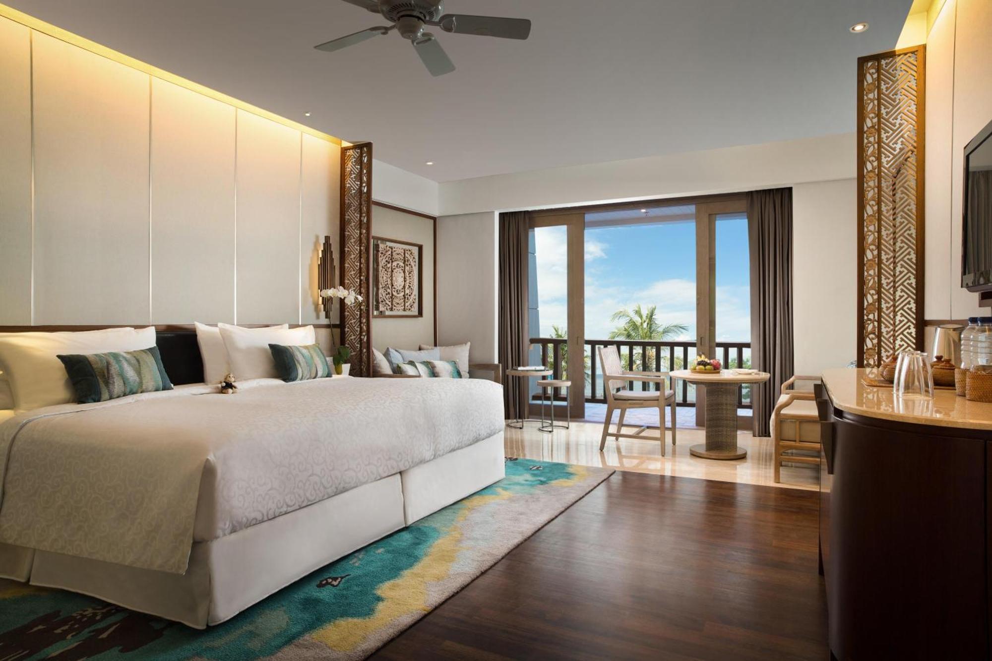 Oceanfront Deluxe King Room