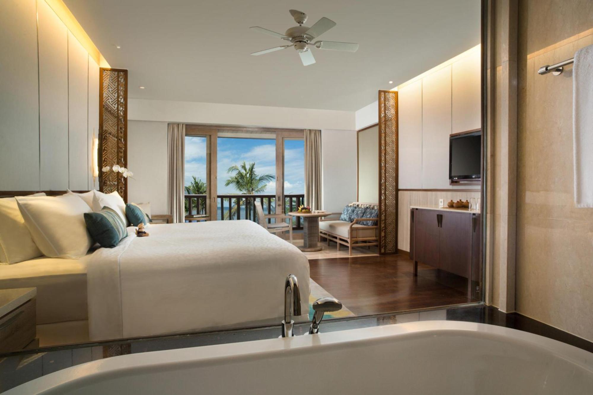 Oceanfront Deluxe King Room