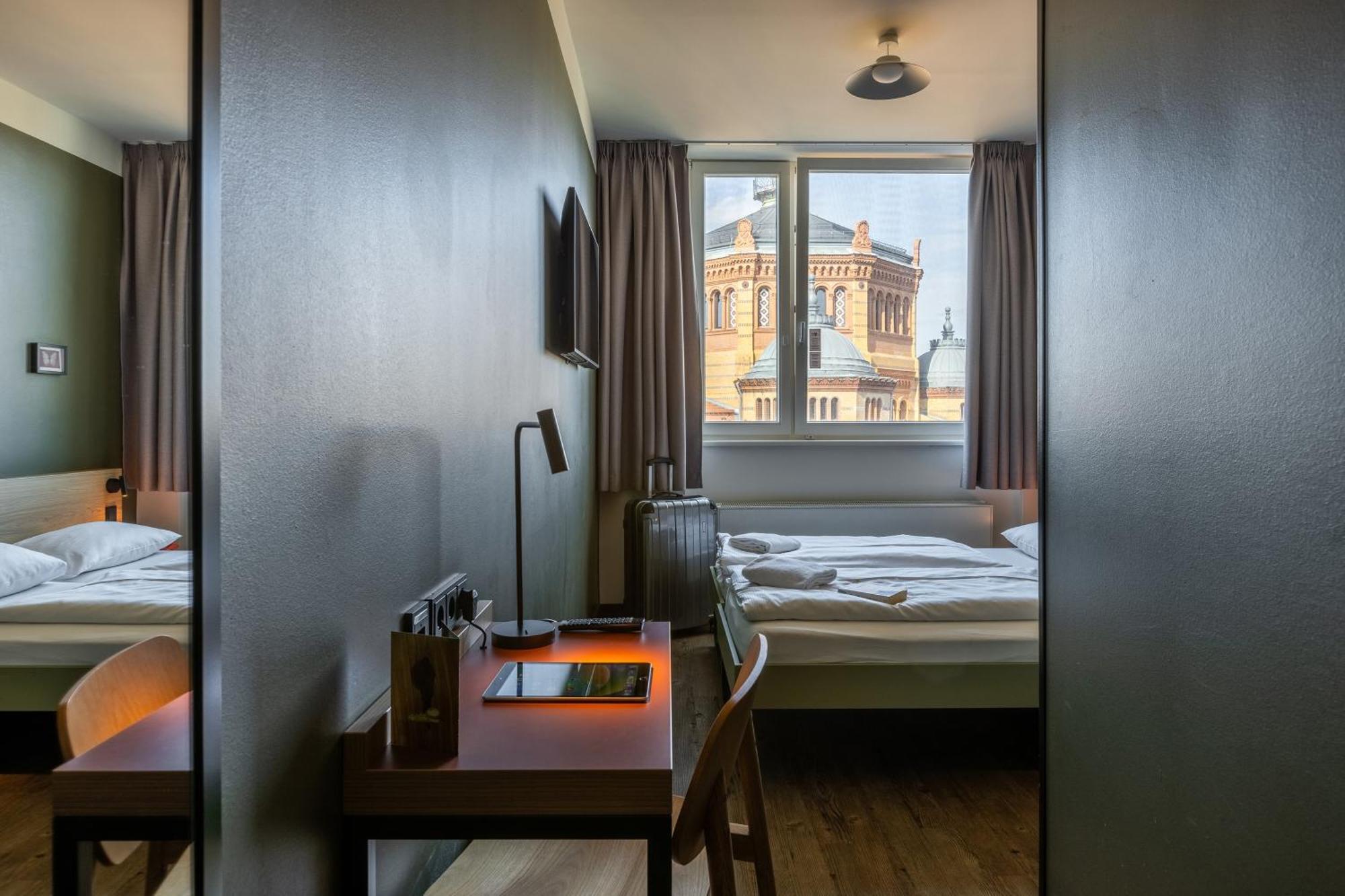 Double Room,1765854113:JPEG