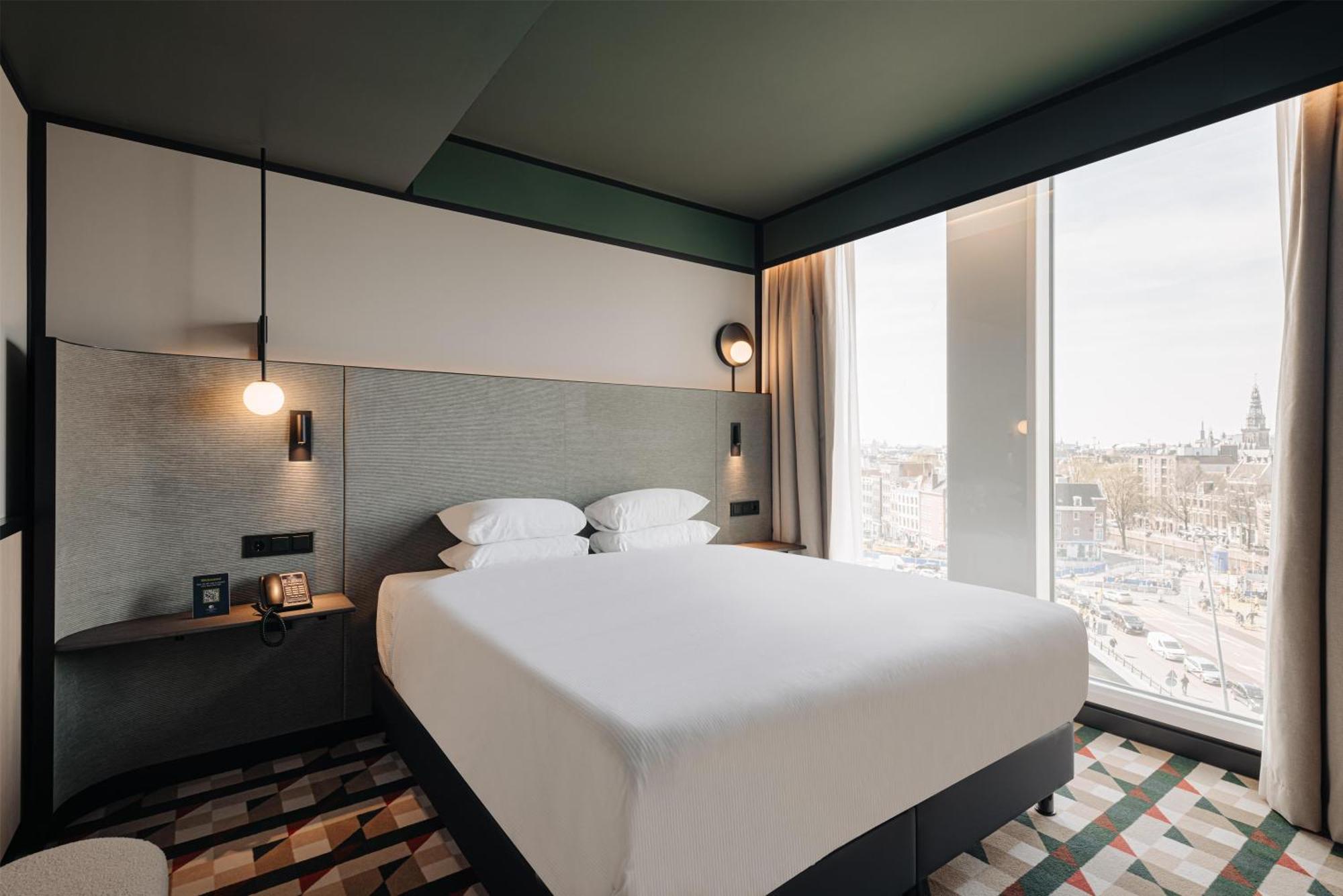 One-Bedroom Suite City View