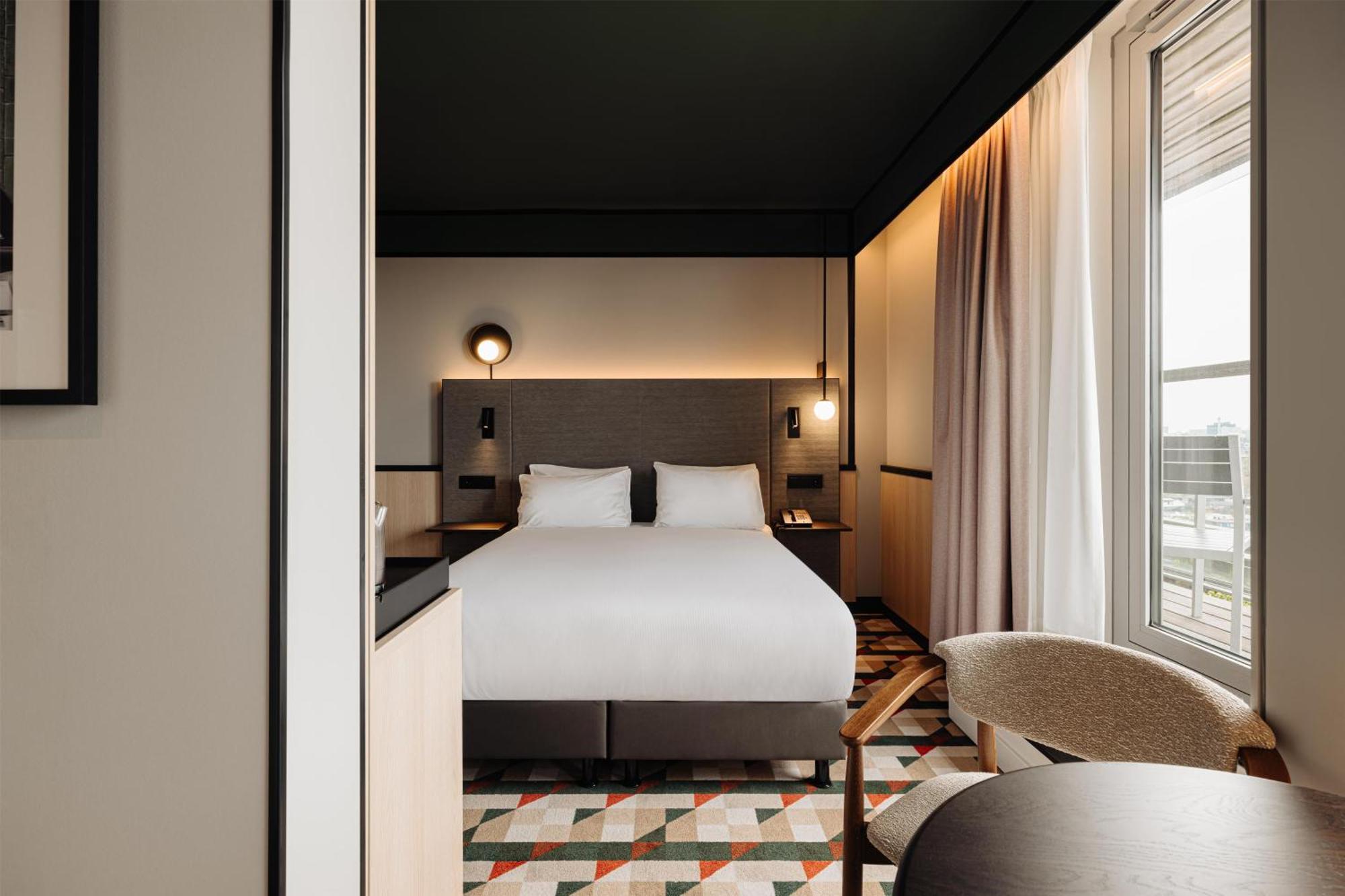 Deluxe Room Balcony City View