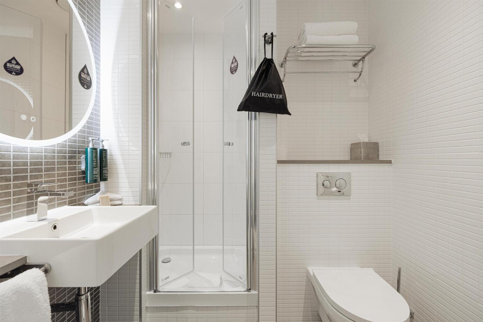 One-Bedroom Suite City View