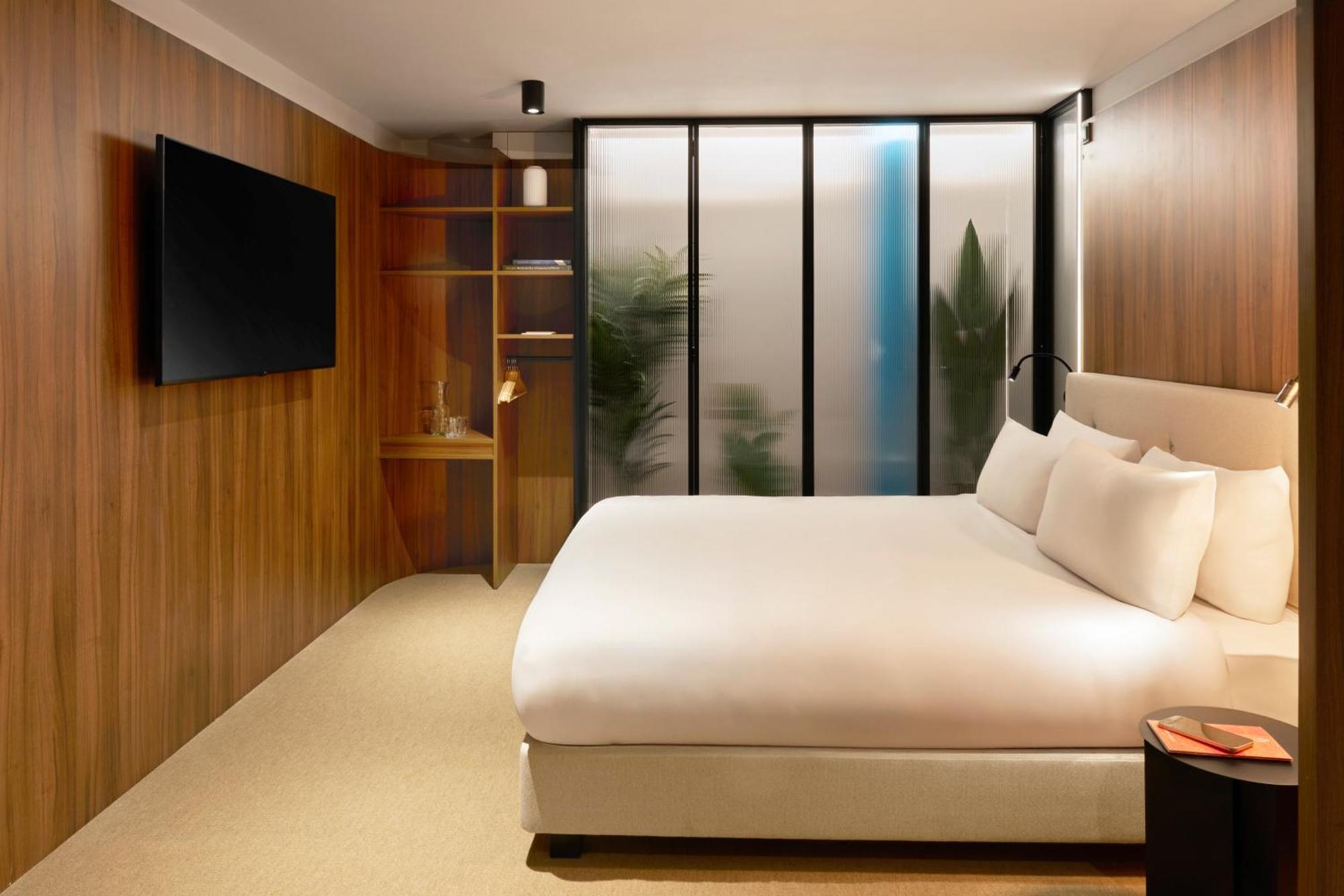 King Room Roll Shower