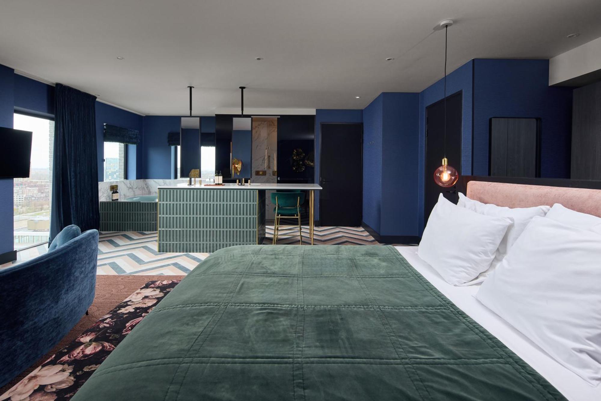 Penthouse Suite North