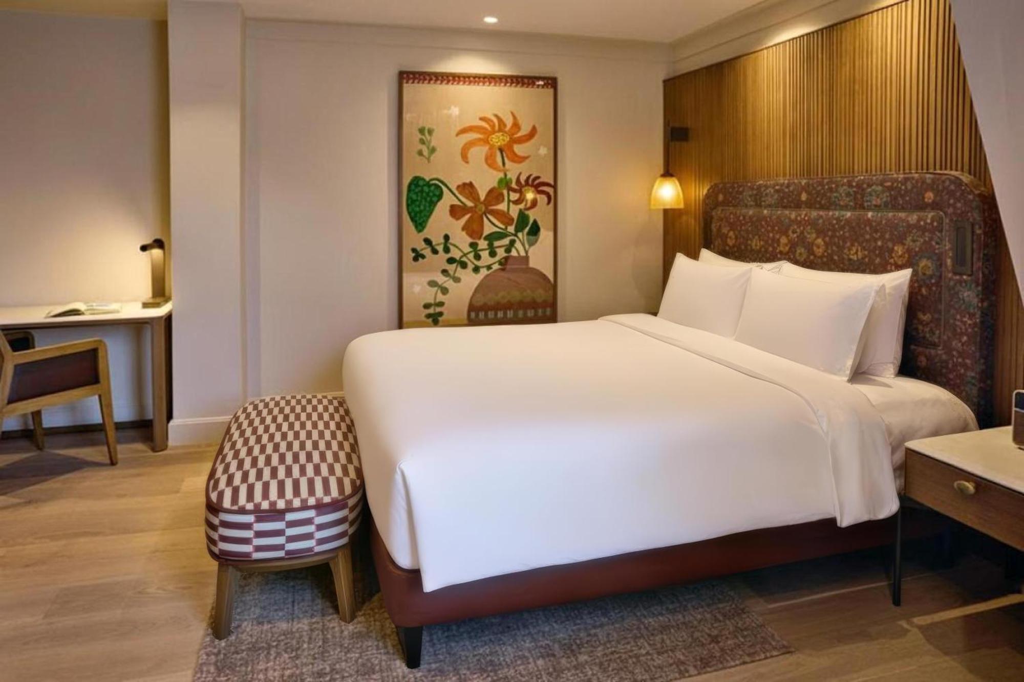 Corner Suite