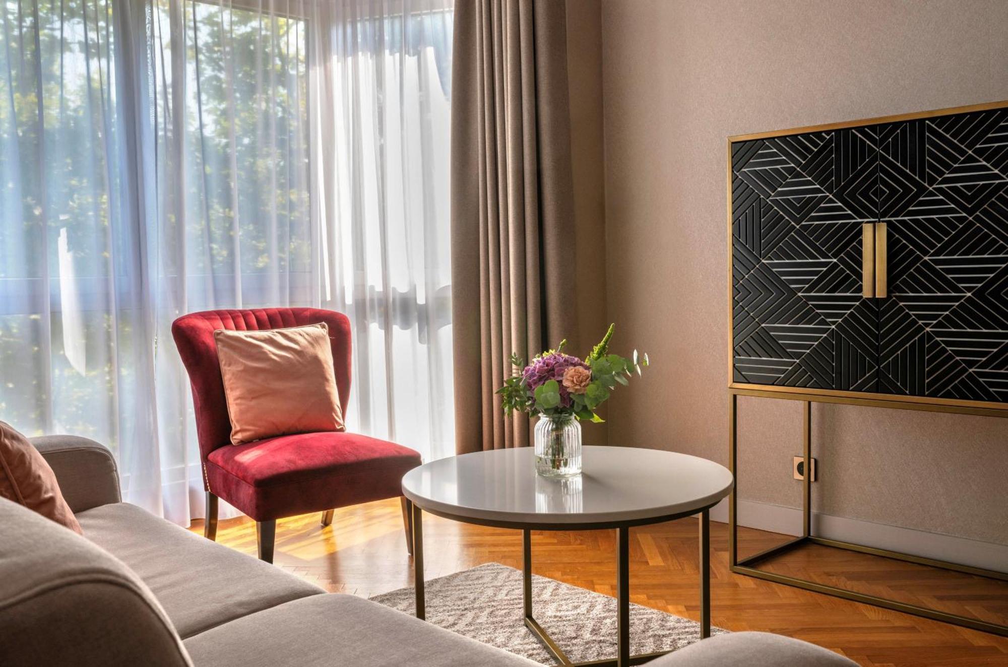Premium Suite
