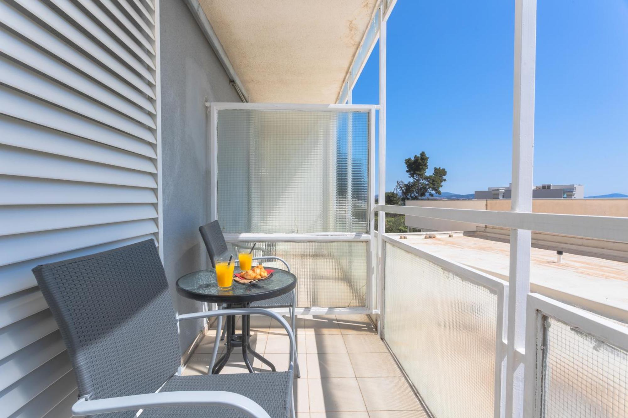 Economy Twin Room Balcony