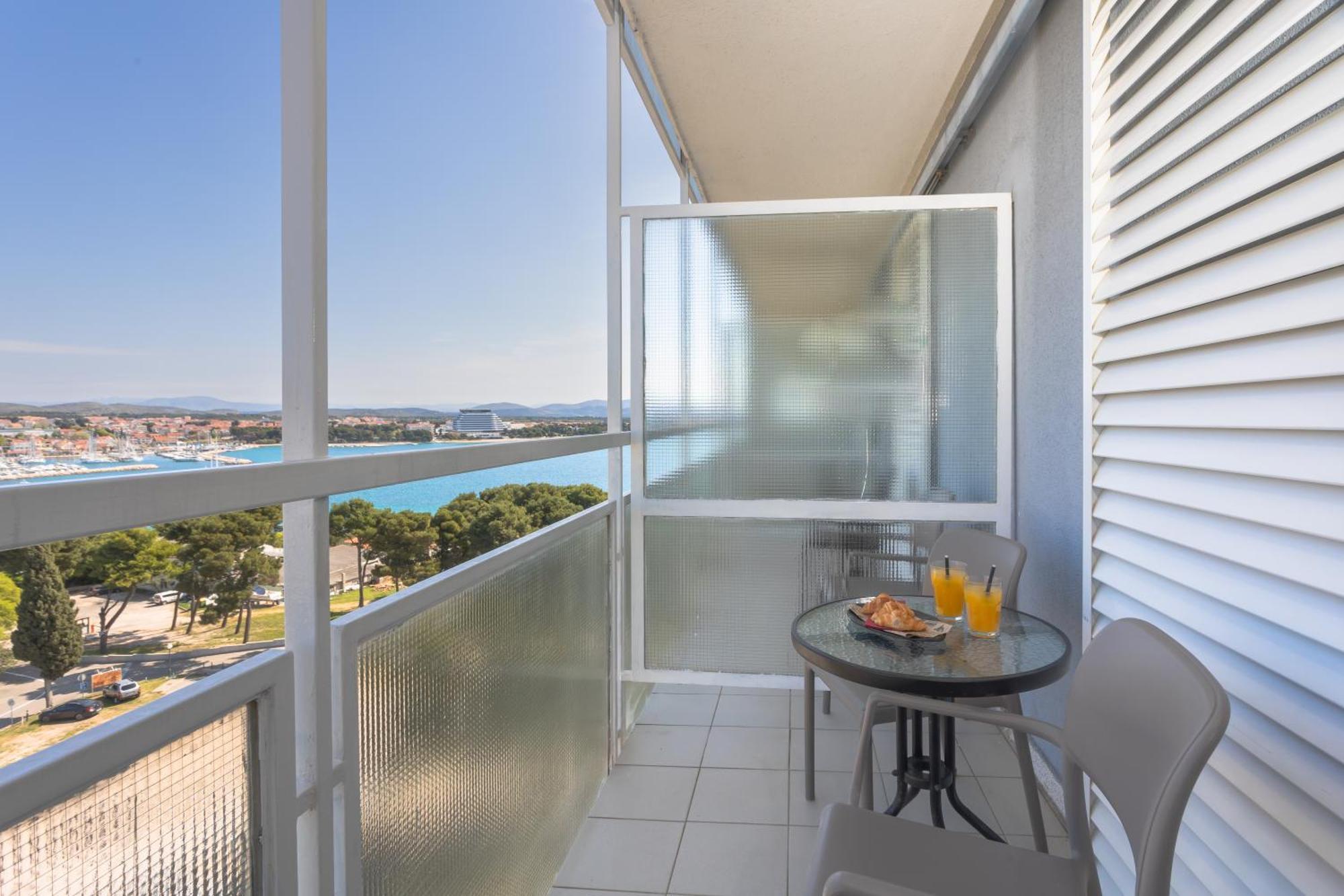 Classic Twin Room Balcony Sea Side