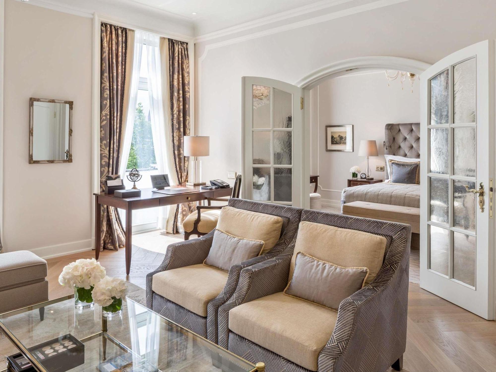 Deluxe Suite Lake View