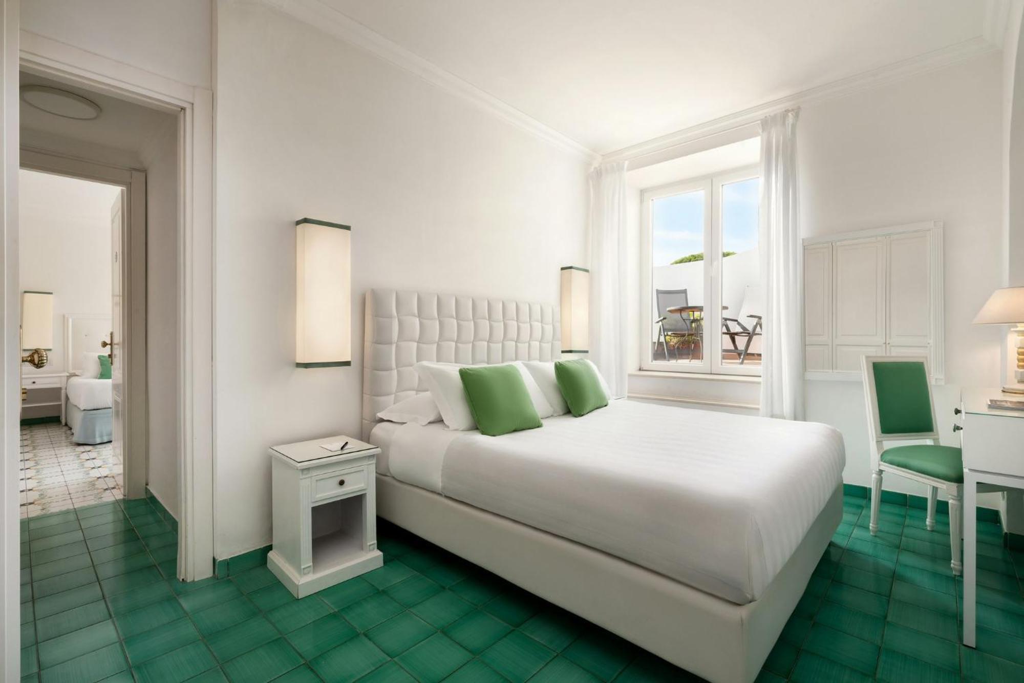 Queen Room,1769523963:JPEG