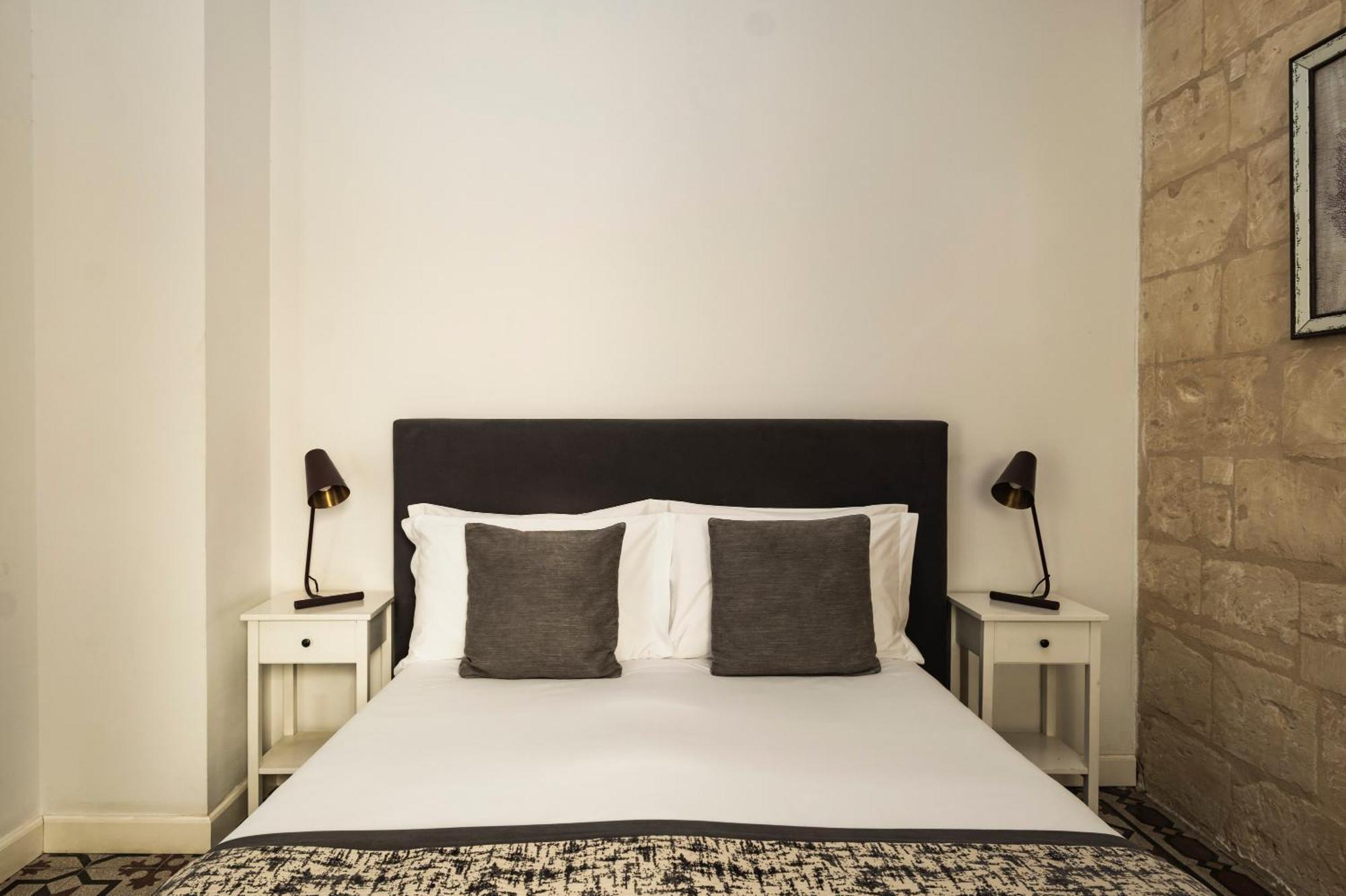 Deluxe Courtyard Room