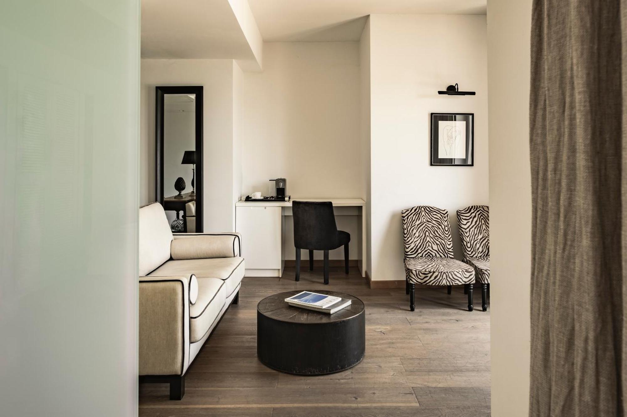 Grand Harbour View Suite