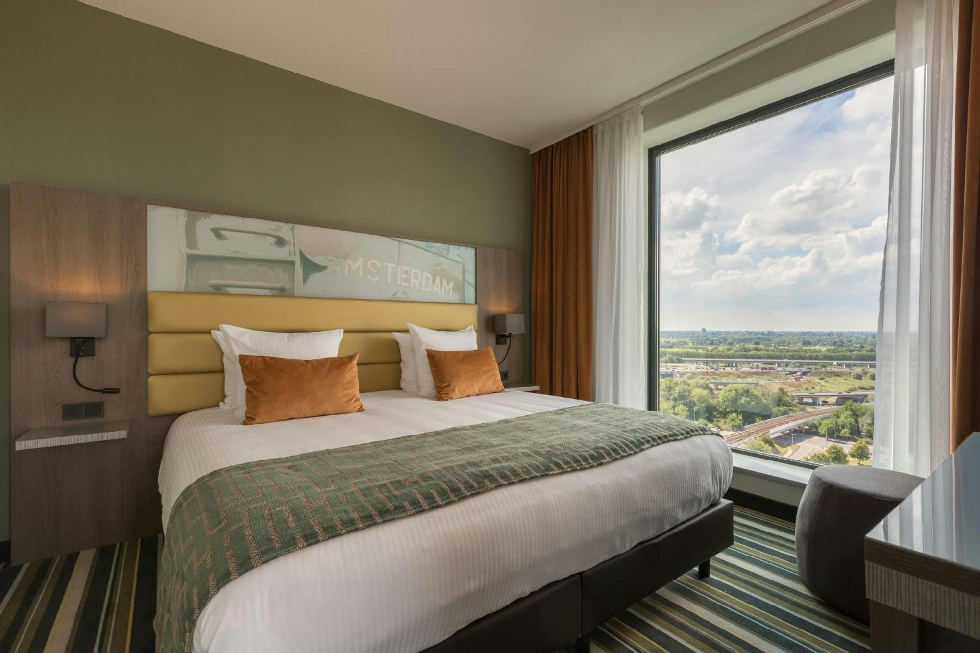 Royal Suite 1 King Bed 1 Double Sofabed