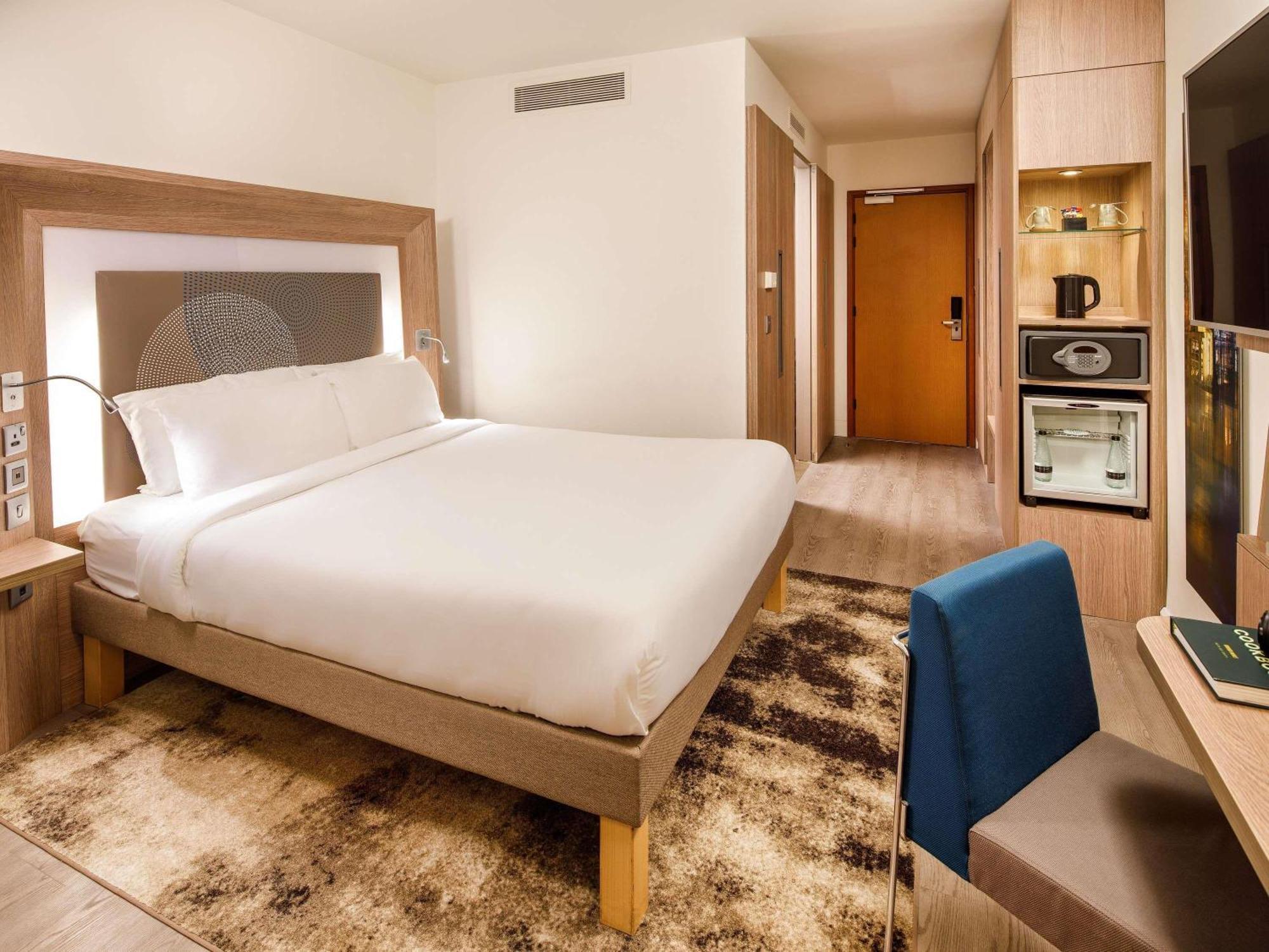 Superior Queen Room Sofa Bed Mobility Access