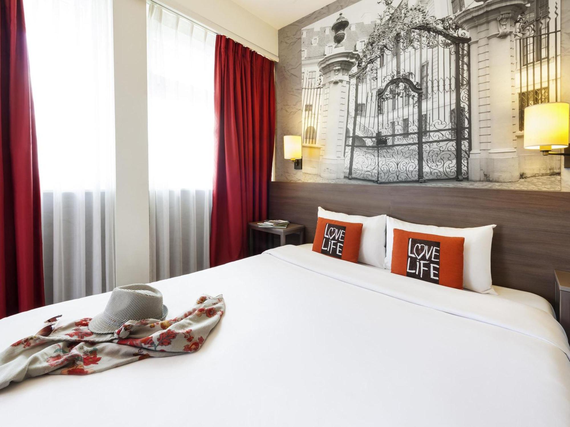 Superior One-Bedroom Apartment Balcony