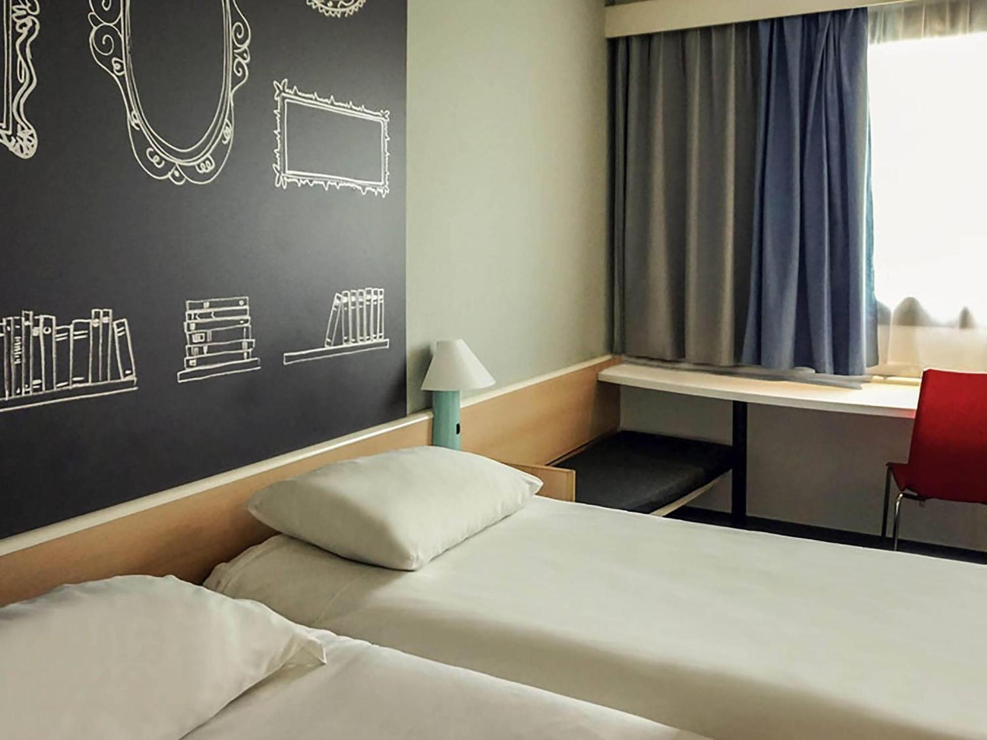 Twin Â Room