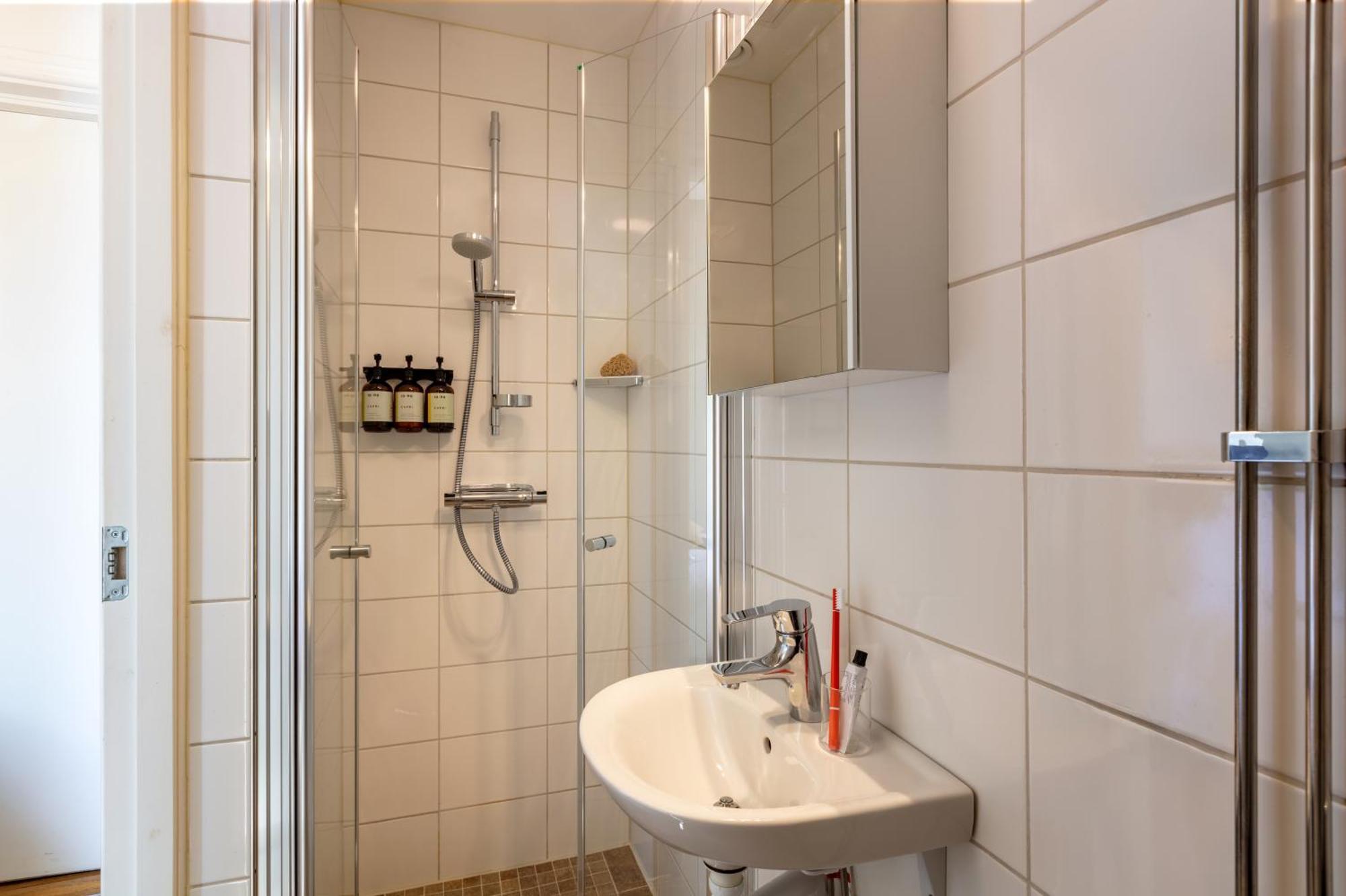 Compact Room,1770494645:JPEG